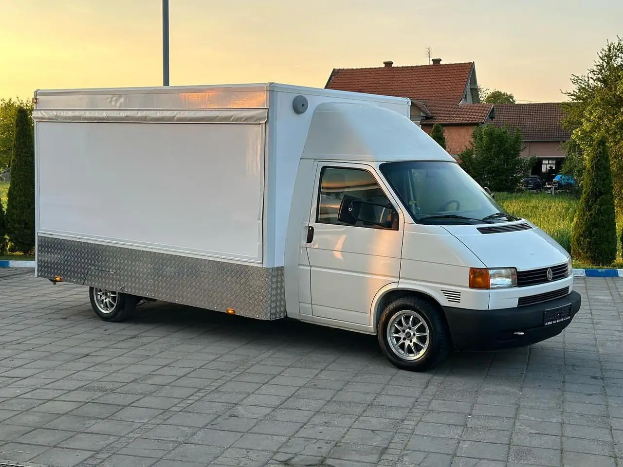 Order Cheap Buy Fully Equip Original Fast Food Truck Mobile Food Cart Trailer Food Vending Van Catering Truck