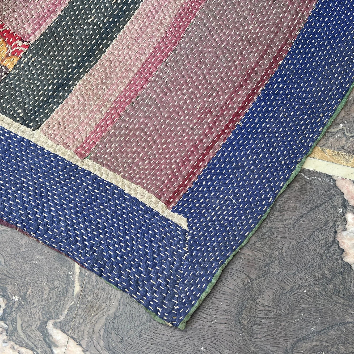 Indian traditional hand embroidery and hand block retro floral design printing vintage sari kantha quilt blanket