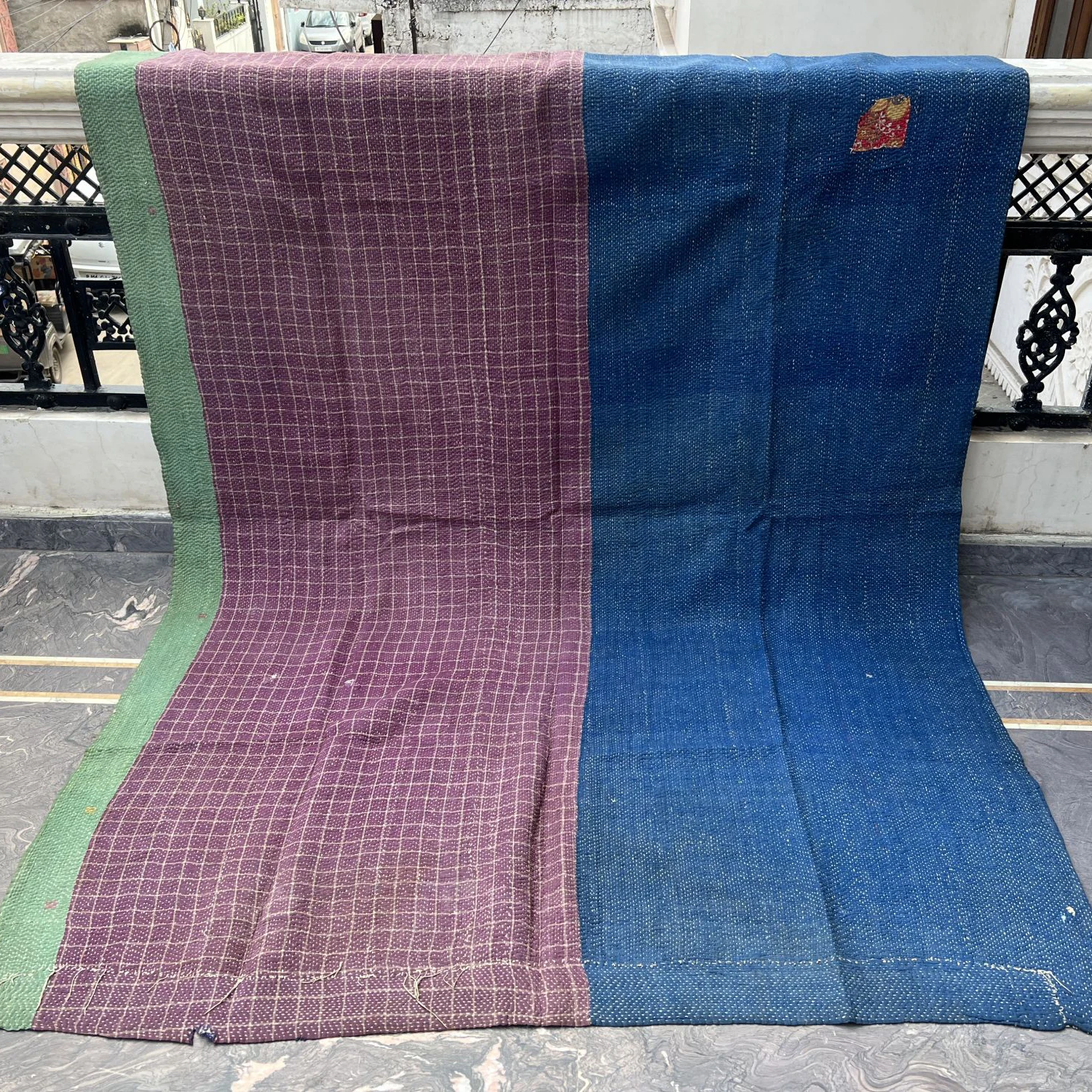 Indian traditional hand embroidery and hand block retro floral design printing vintage sari kantha quilt blanket