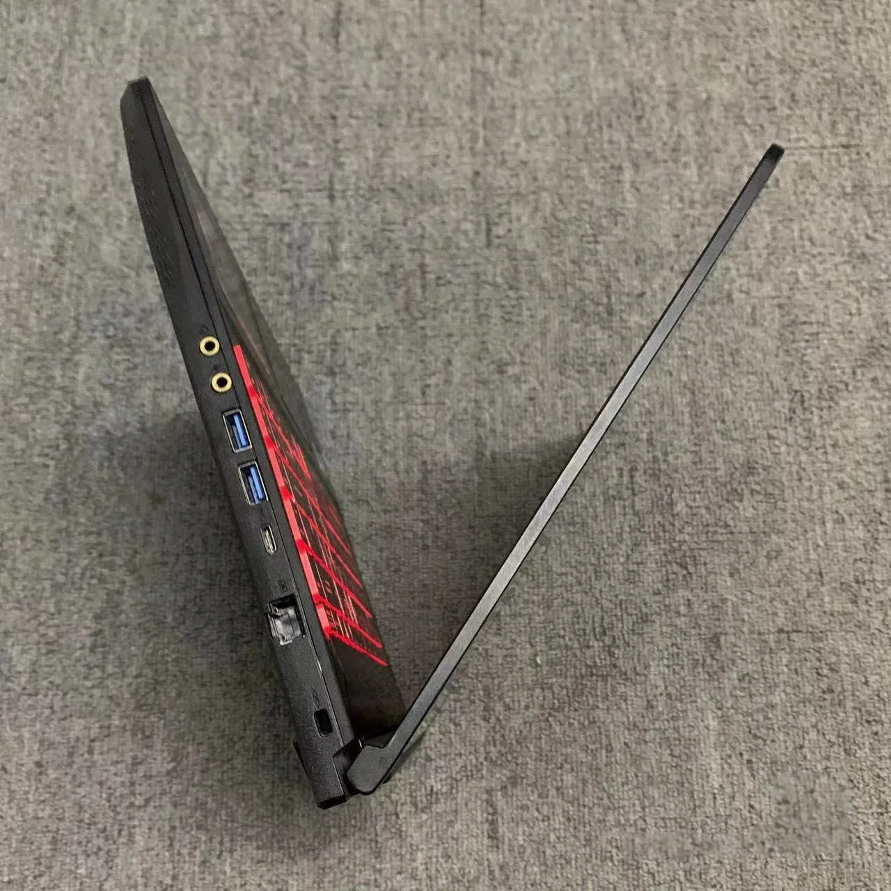 M-S-I GF65 15.6 inch thin and light narrow bezel gaming laptop i5-10750H 16G 512G RTX3060 IPS screen 144Hz used laptop