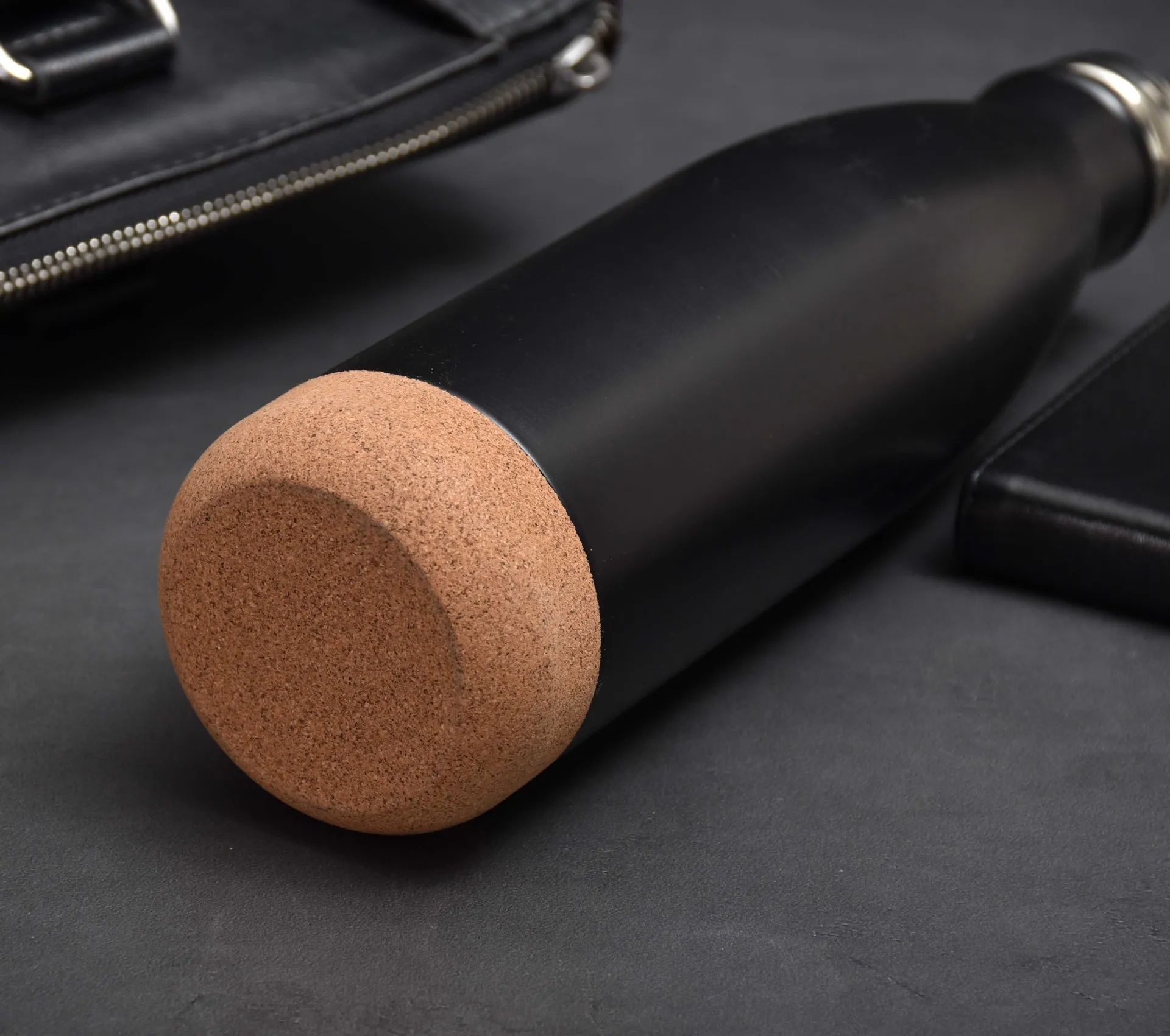 500ml Cork Water Bottle Silent Anti-slip Cola Shaped Vacuum 12oz 16oz Stainless Steel with Cork Bottom Base Wood Coffee Tumbler