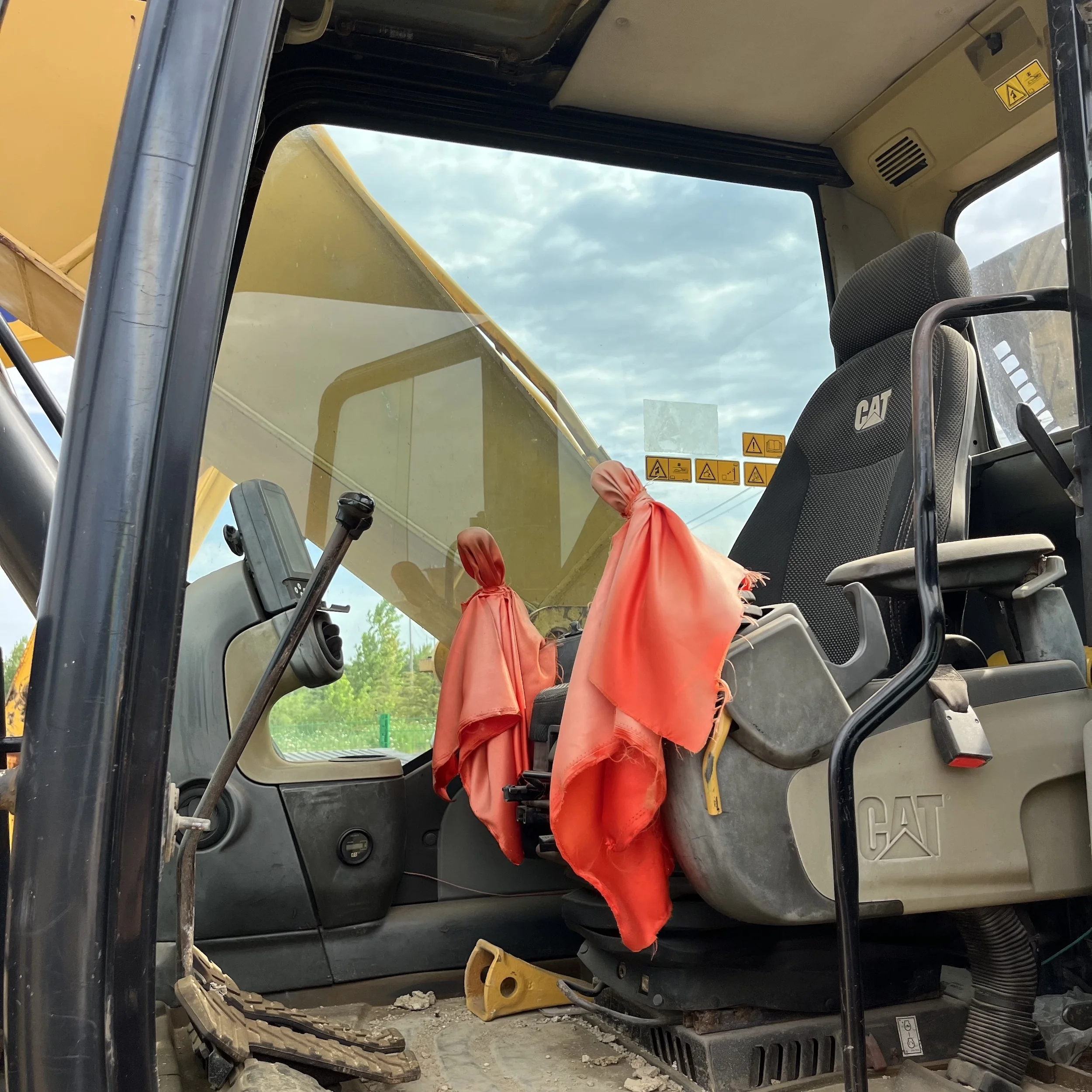 Used Japan CAT Caterpillar 329D excavator in good condition, 29 ton hydraulic crawler excavator, CAT329D 320D 330D in low price