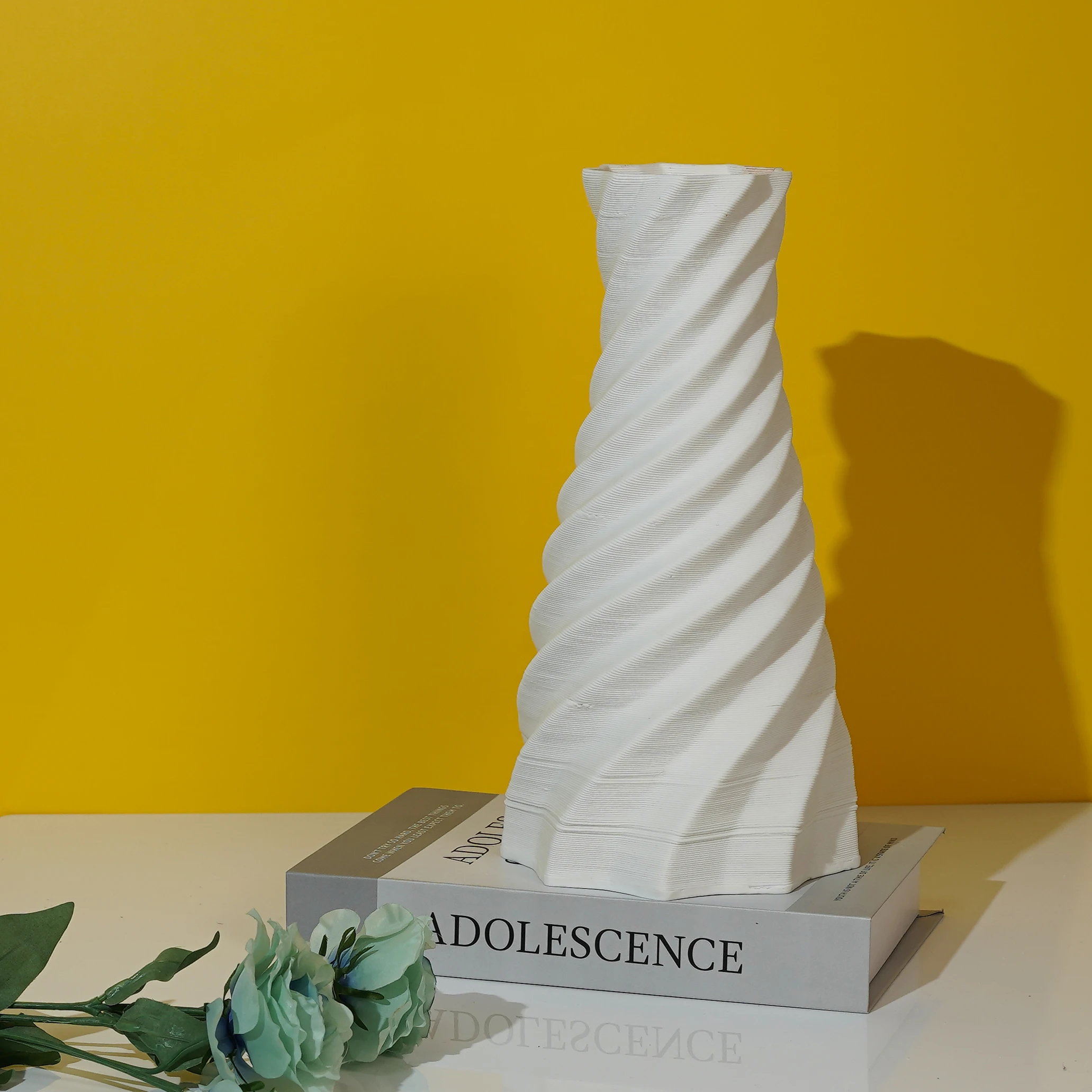 YKL Small-caliber Versatile home style creativestriped white pottery ceramic vase for tabletop decor flower vase