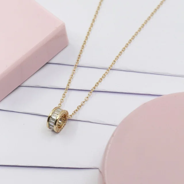 Alex Jewelry -  Gold plated Glamorous Look Round Pendant With Chain Brass Necklace for women & girls