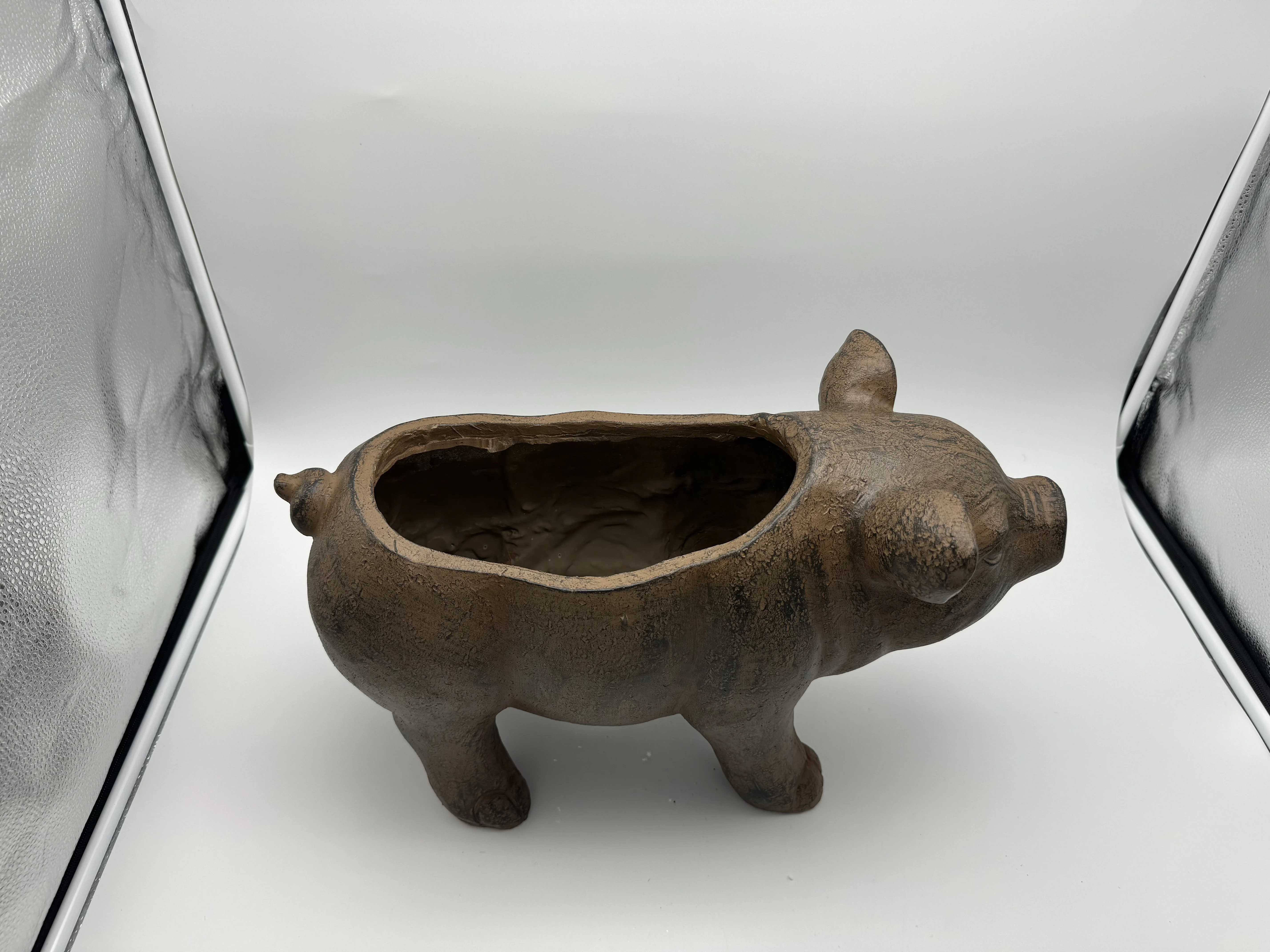 H28cm MGO Polystone Polyresin MGO Pig Planter Flower Pot