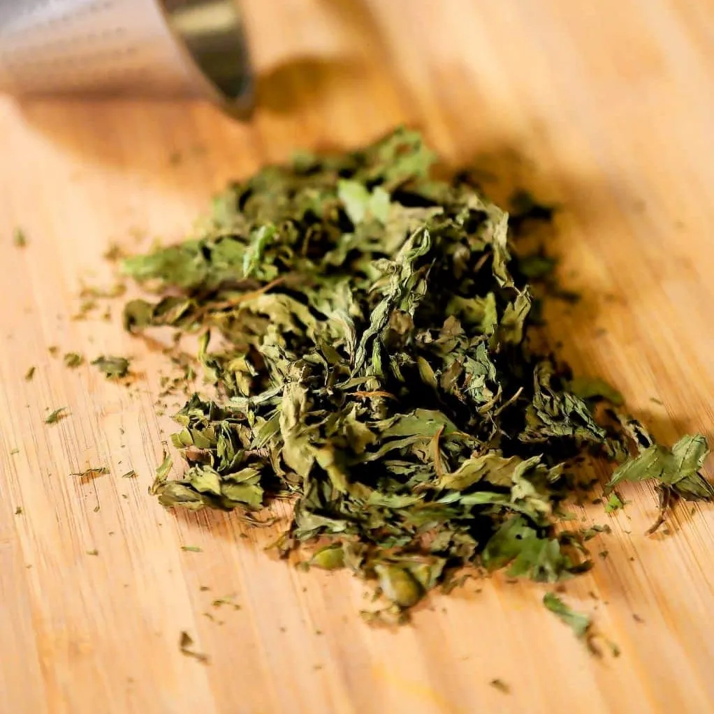 Top quality dried mint leaves cheap price dry herbal greens chopped mint leaf from Vietnam factory