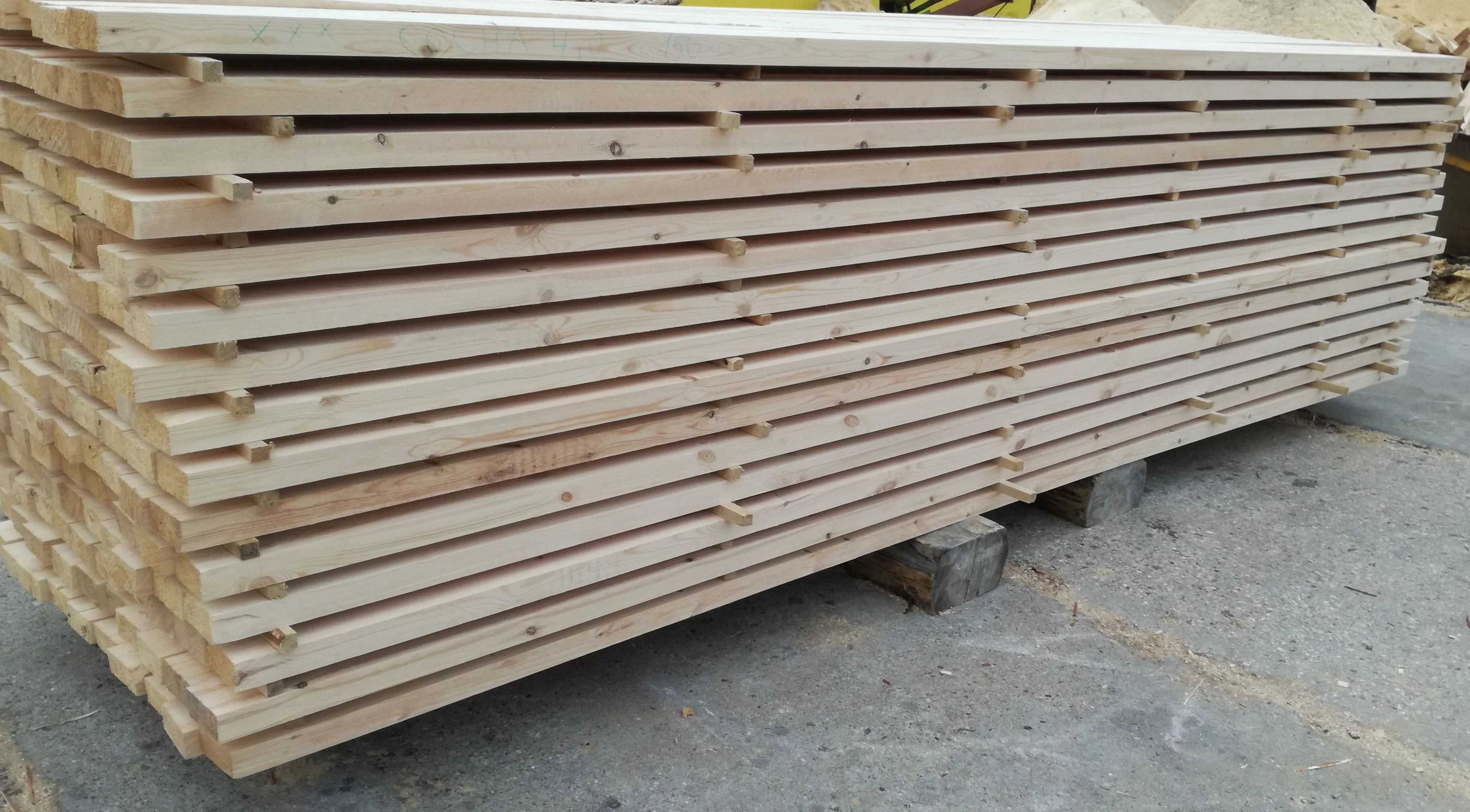 Wholesale Wooden Planks For Construction Pine Edged Wooden Board Timber Lumber Industrial Wood Solid Board