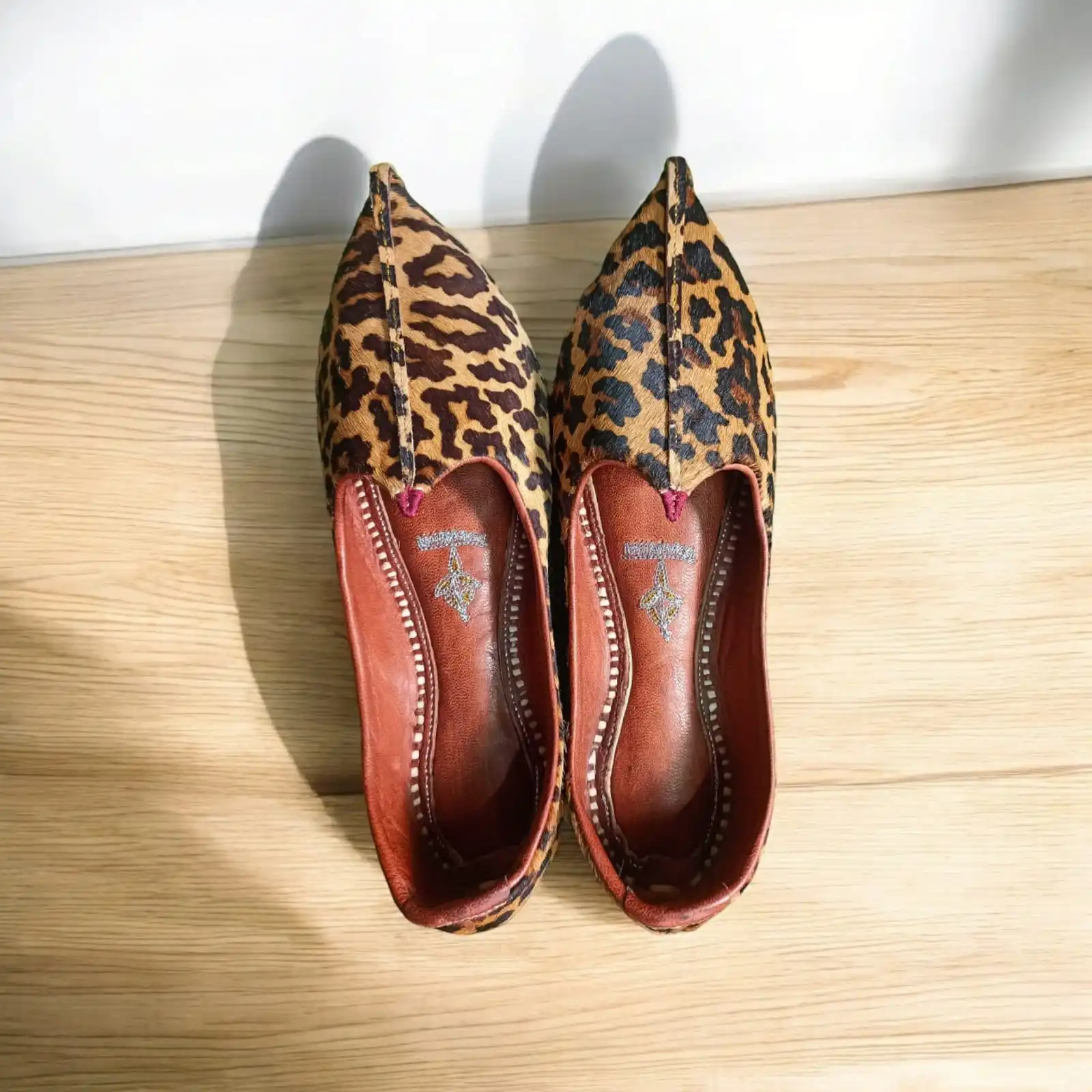 Genuine Goat Leather Embroidered Handmade Mojari for Men Traditional Indian Craftsmanship for Every Occasion