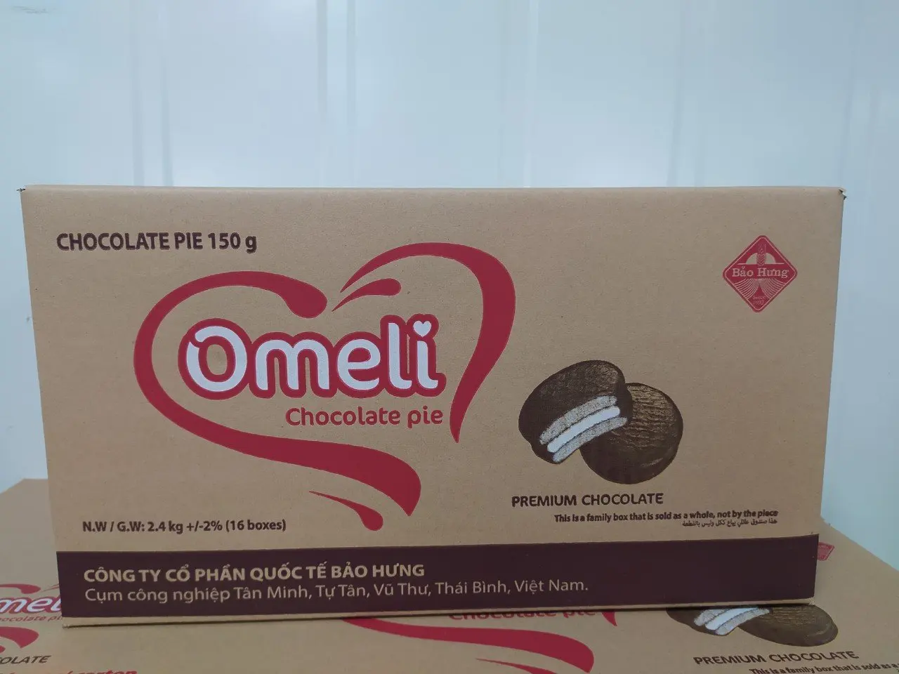 Omeli Brand Premium Quality 50g Chocolate Pie Biscuits ISO 22000:2018 HALAL Certified Paper Box Vietnam Exporter