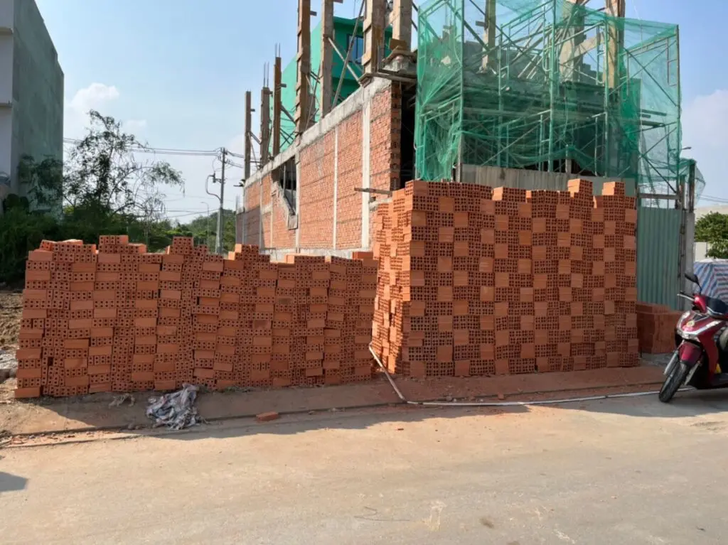Vietnam Clay Brick Best Price - Red color Customized Size Clay Bricks  for sale - Bricks material for construction
