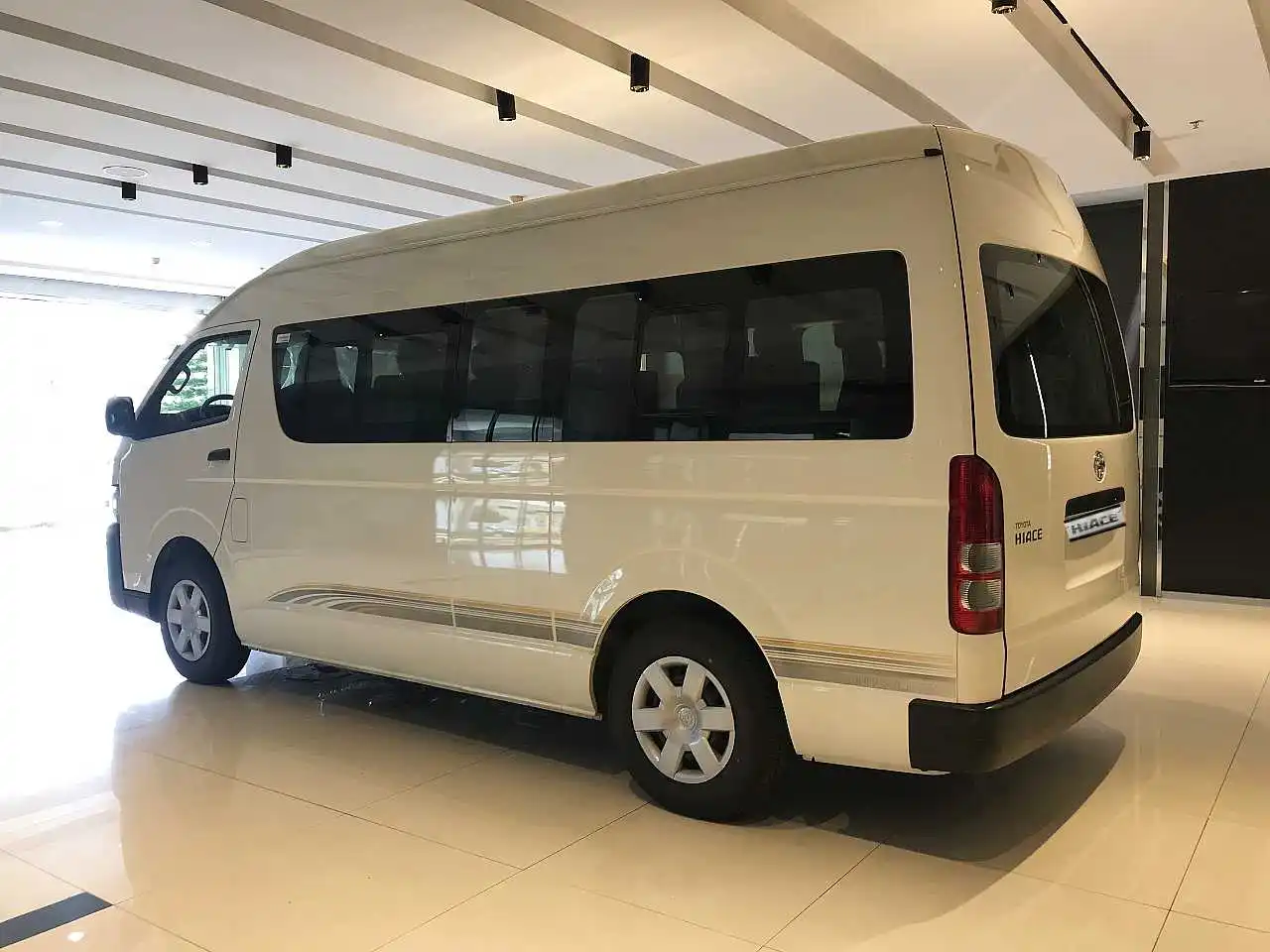 USED 2019 TOYOTAS HiAce 15 Seater Bus, 100% Original Factory Sealed, Comes with 1 Year Warranty & Guarantee.
