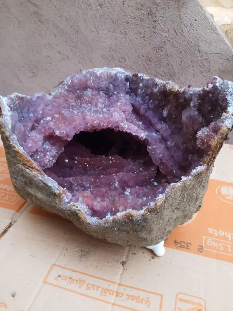 Geods Quartz chalcedony colored geods