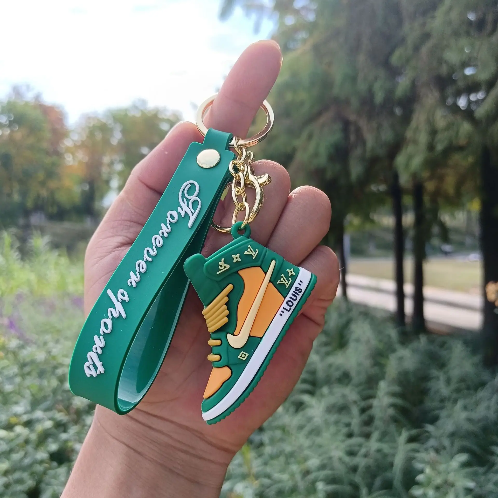 wholesale custom 3D PVC sneakers rubber keychain Fashion promotion mini sports star basketball shoes keychain