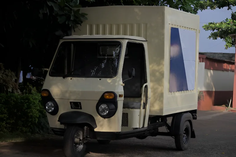 HEAVY DUTY CLOSED CARGO ELECTRIC AUTO