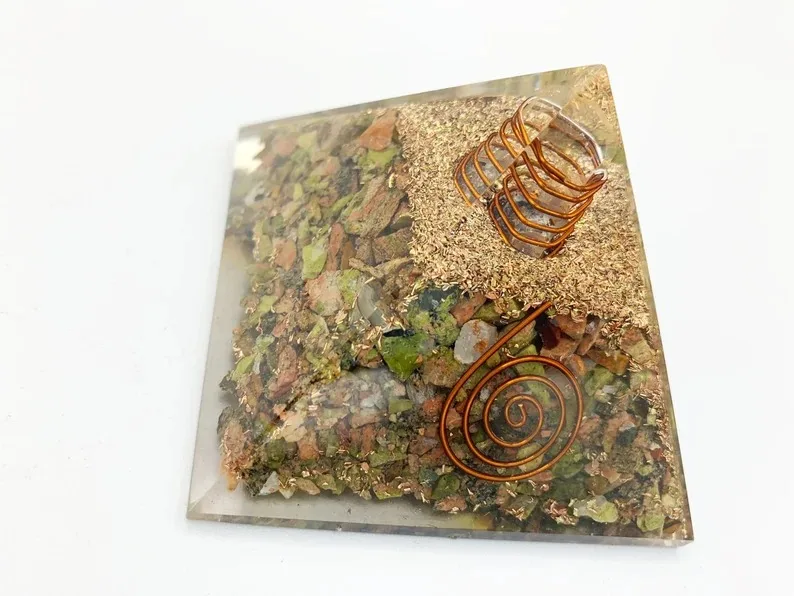 High Quality Unakite Orgone Pyramid Healing Crystal Chips Orgonite Pyramid Generator Metaphysical Reiki Chakra Yoga Meditation