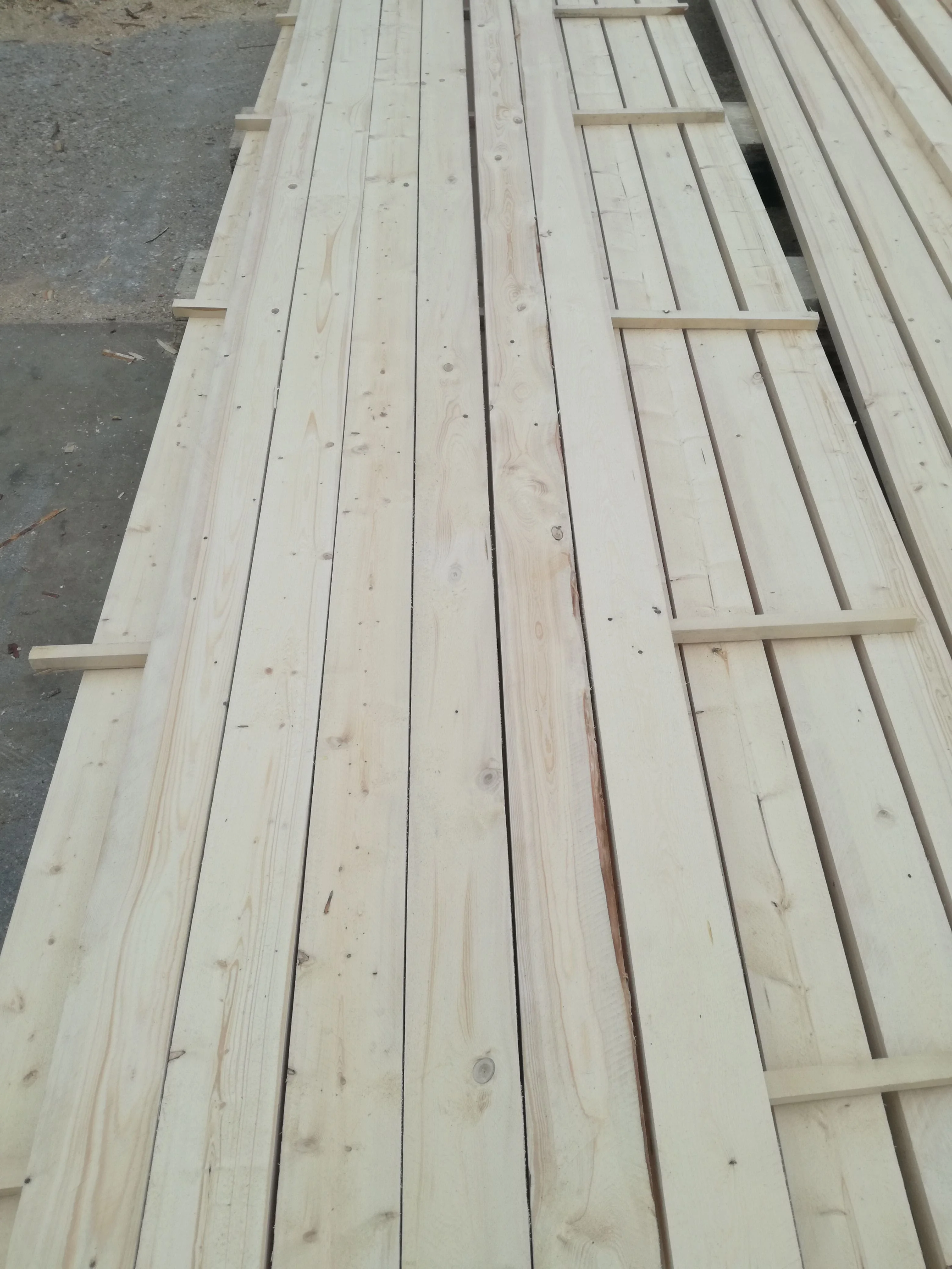 Wholesale Wooden Planks For Construction Pine Edged Wooden Board Timber Lumber Industrial Wood Solid Board