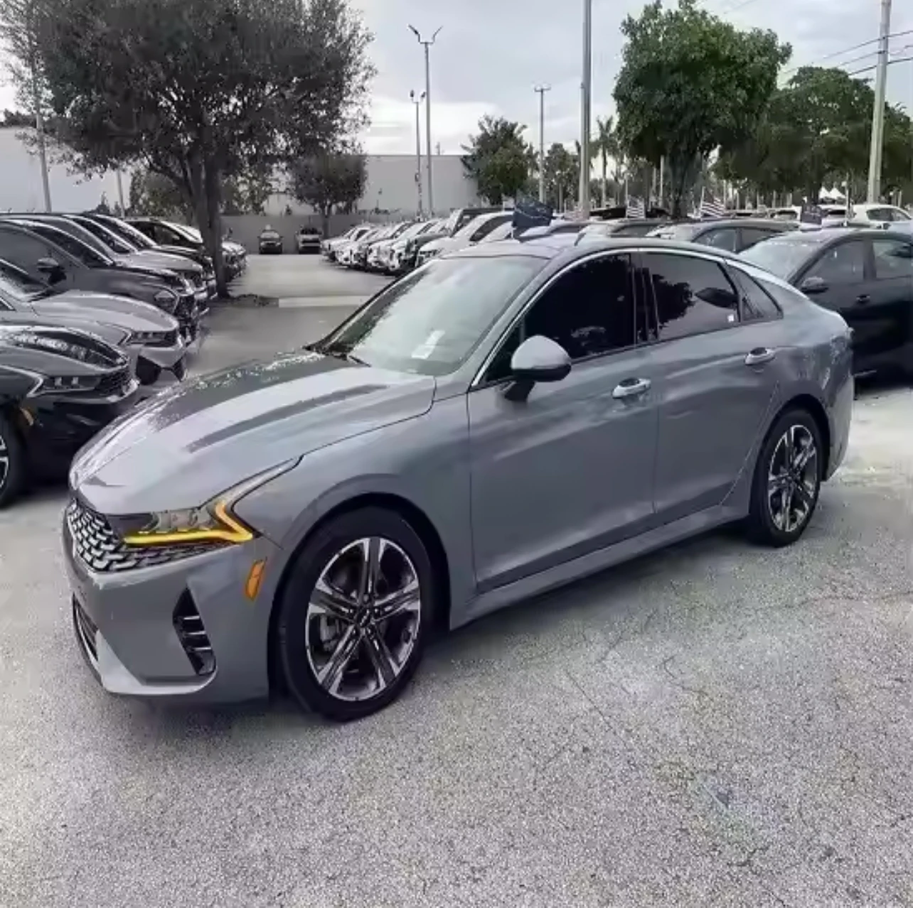 KIA K5 EX HYBRID CLASSICALLY BRAND NEW CAR READY TO SHIP
