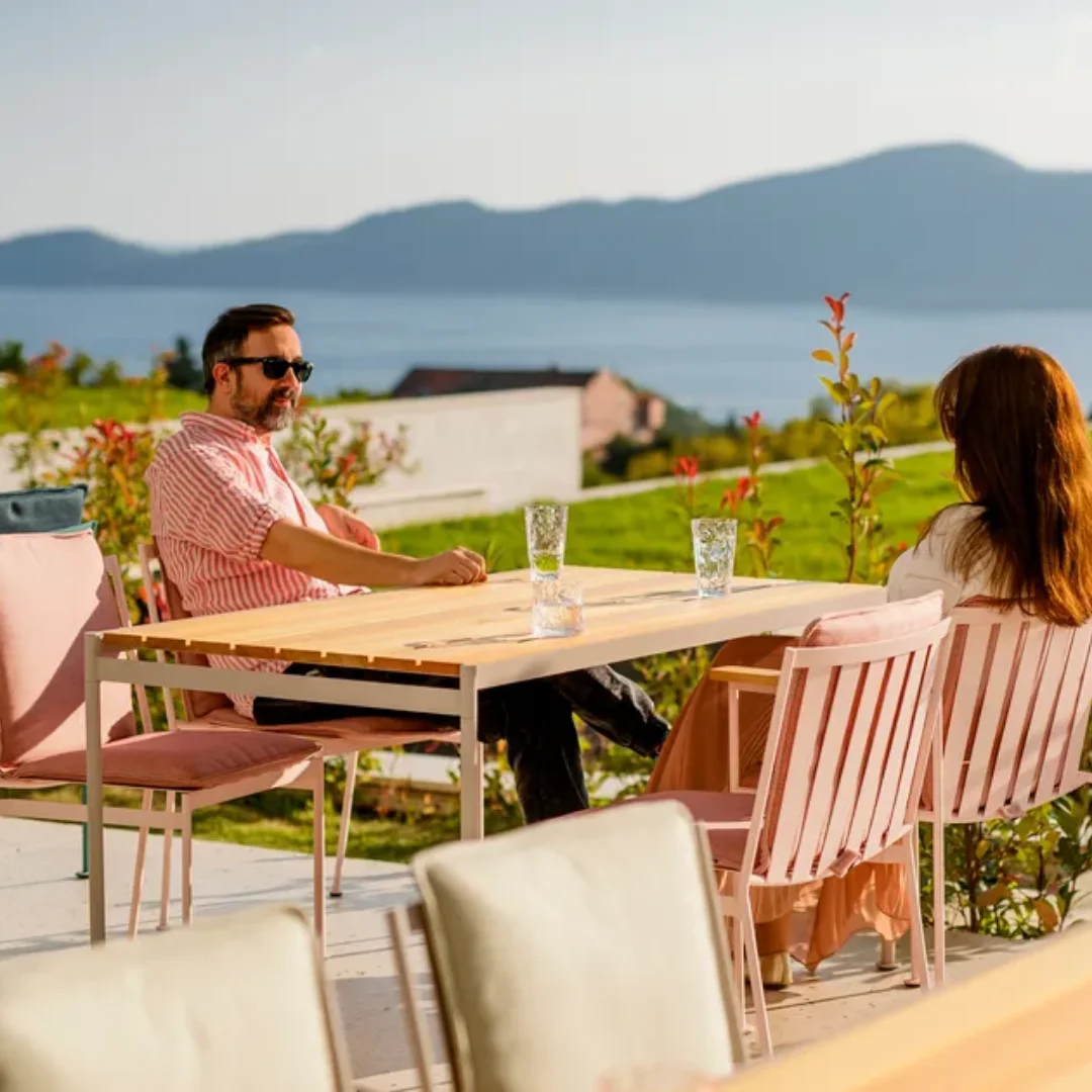 Modern Home Furniture Wooden Top and Metal Legs Dining Table Set with Comfortable Wood Chairs