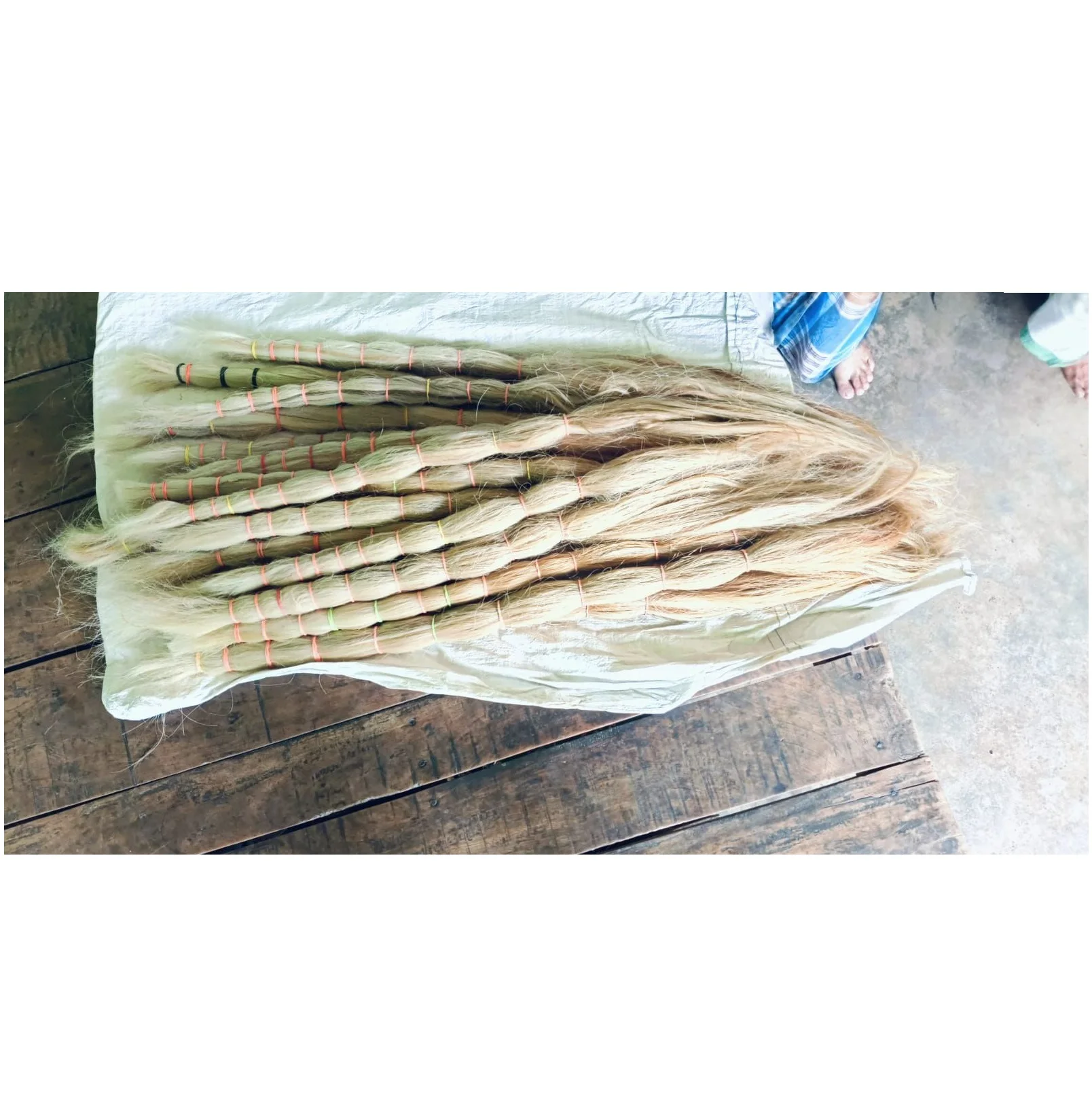 Bundled 30-40 inches white black and natural mixed color horse hairs for violin bow hairs and tail extensions