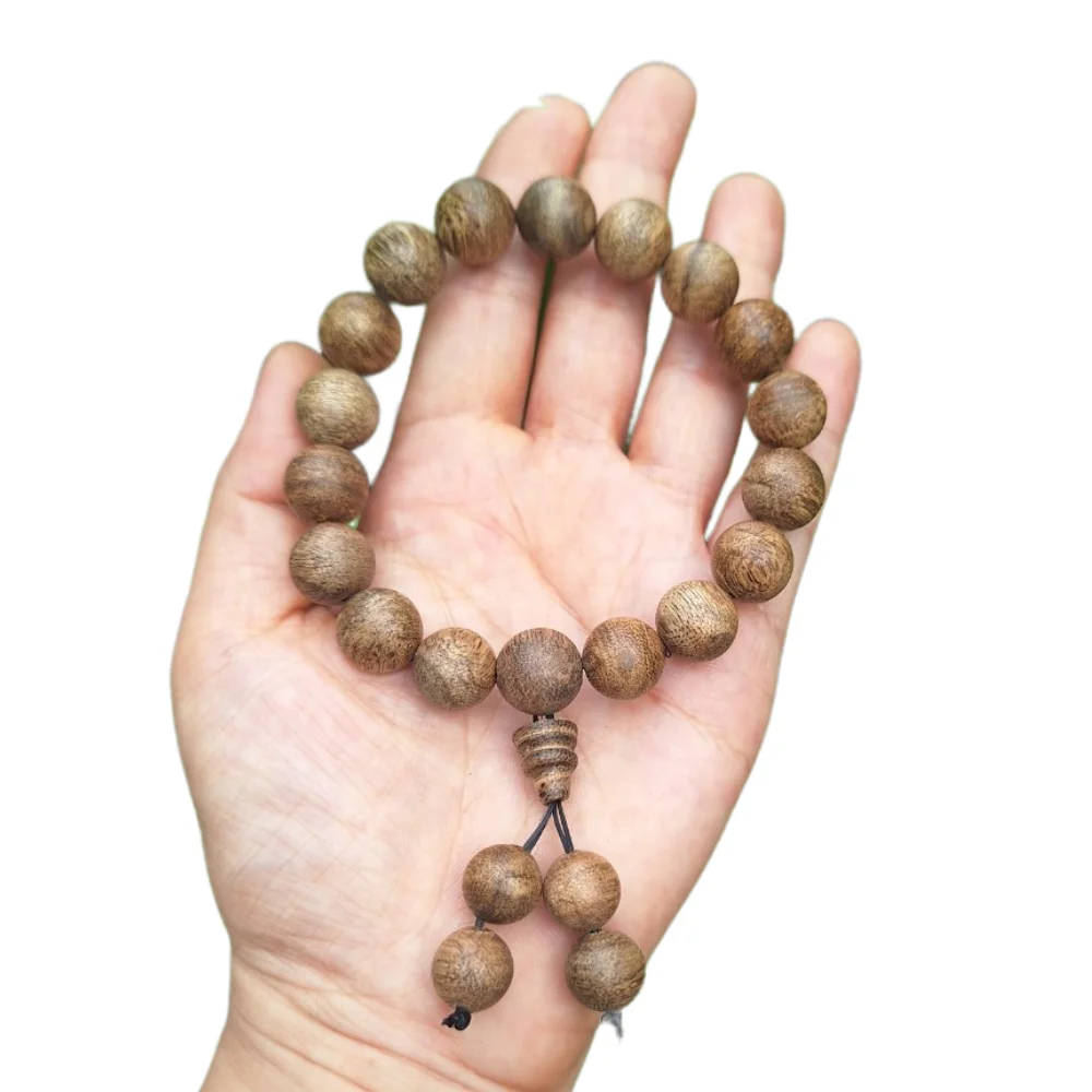 Superior Quality craft Oud Bracelet from Vietnam 17 Beads 8 mm Wood Luxury Fashion Good Model for Gift with Amber as Main Stone