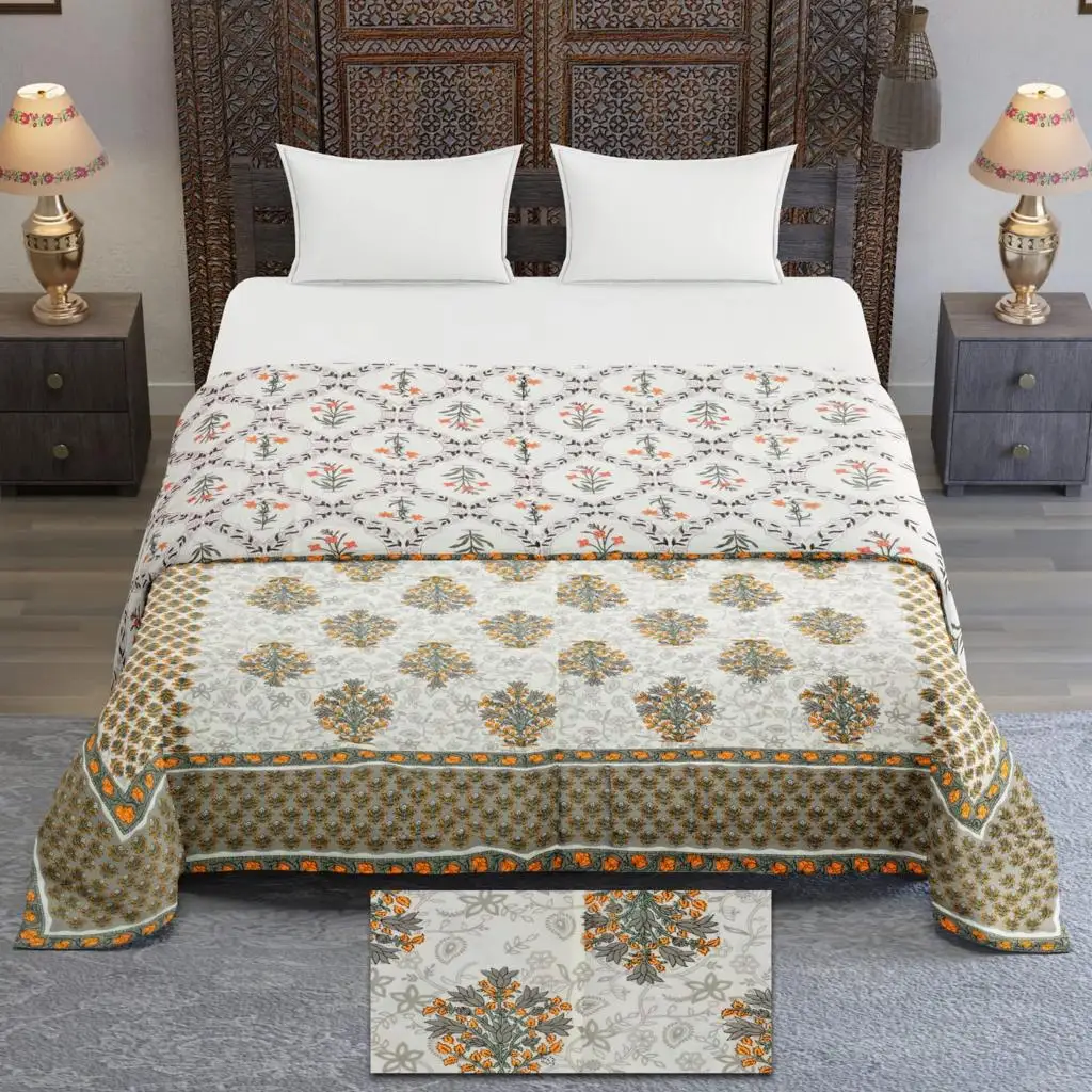 Комплект постельного белья из микрофибры с 100% и принтом