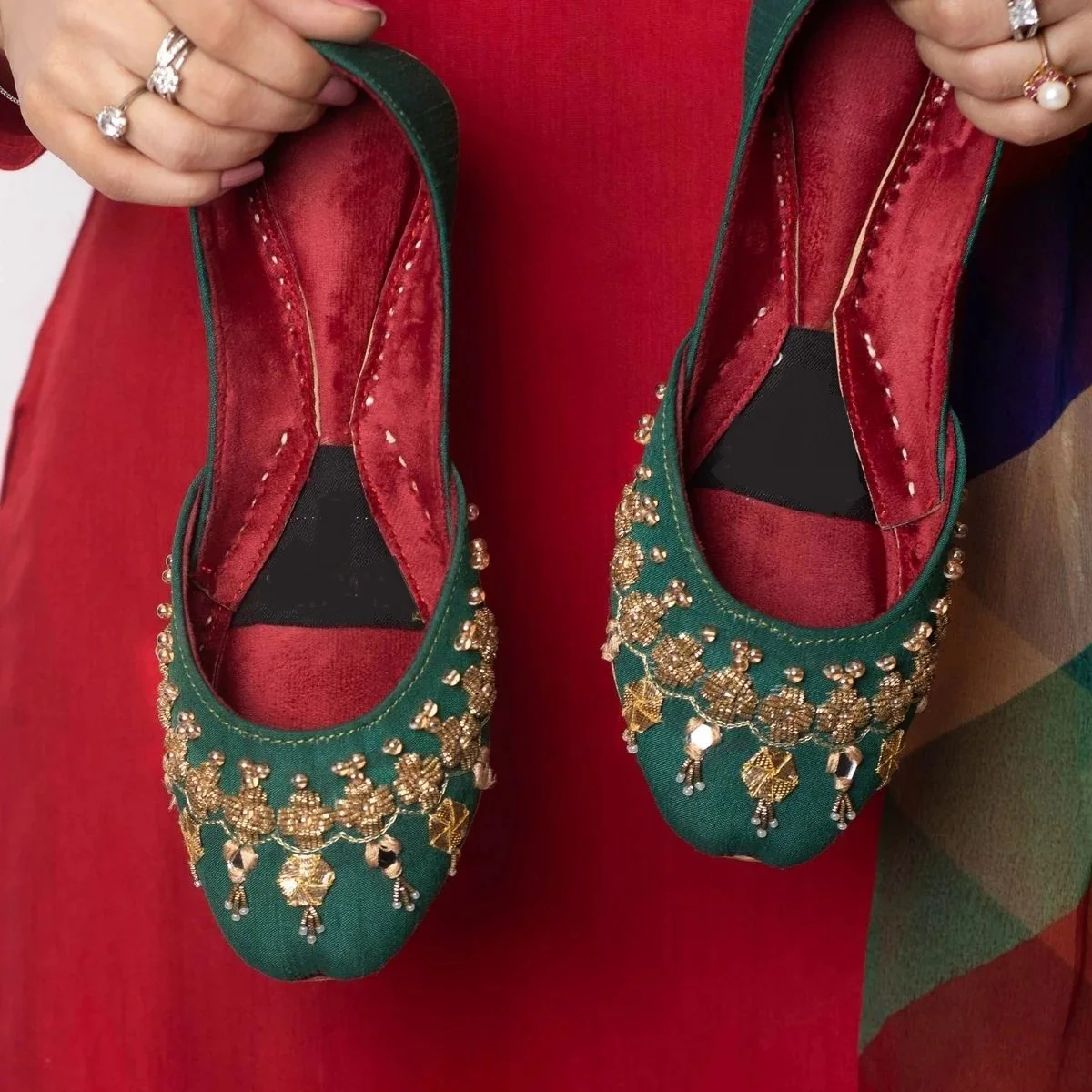 khussa Shoes For Women Black khussa With Gold New Look Stylish Khussa Jutti Punjabi style 2024 Wholesale