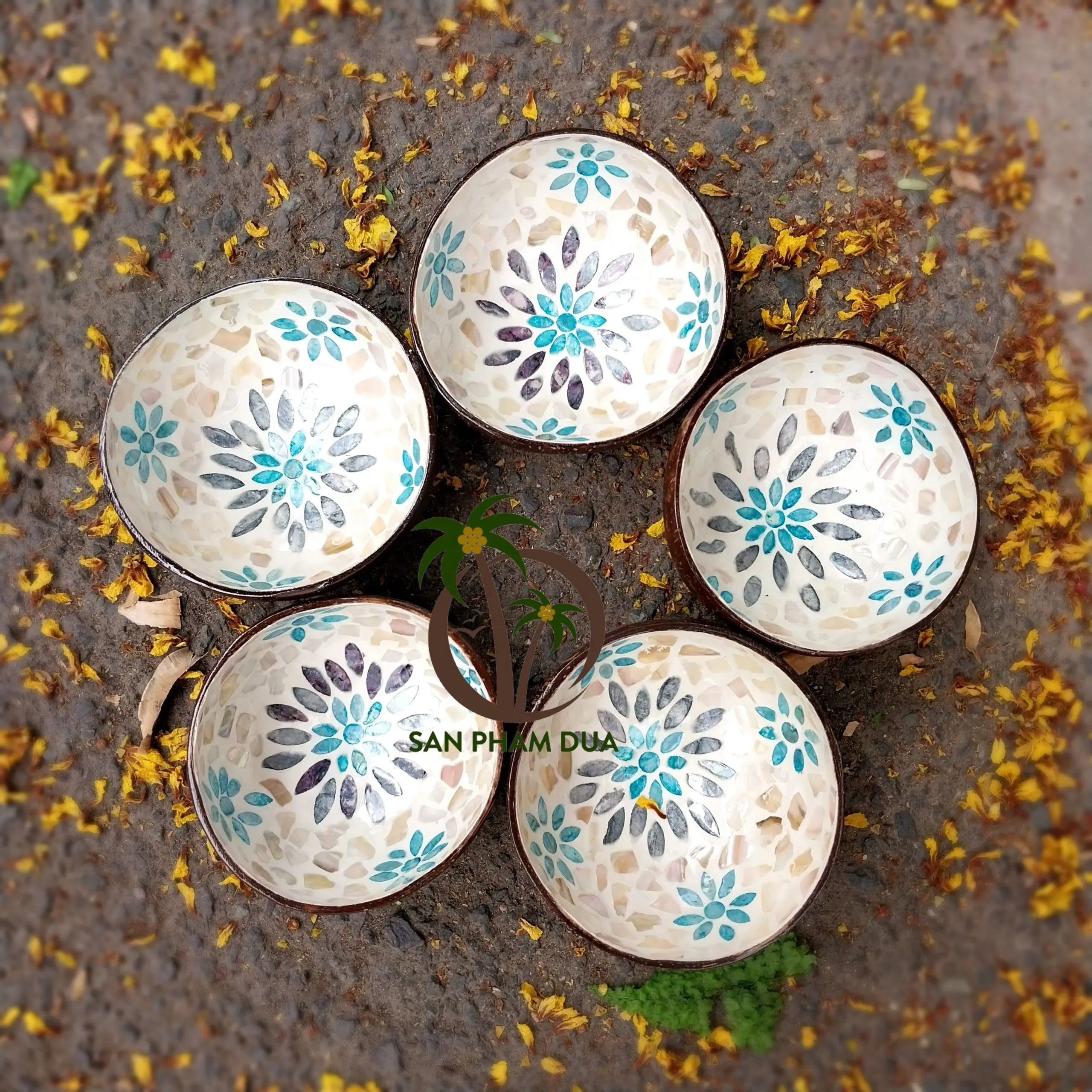 Heart Coconut Lacquer Bowl Handicraft Products Natural Coconut Shell Lacquered Bowls Coconut Bowl Seashell EggshellFrom Vietnam