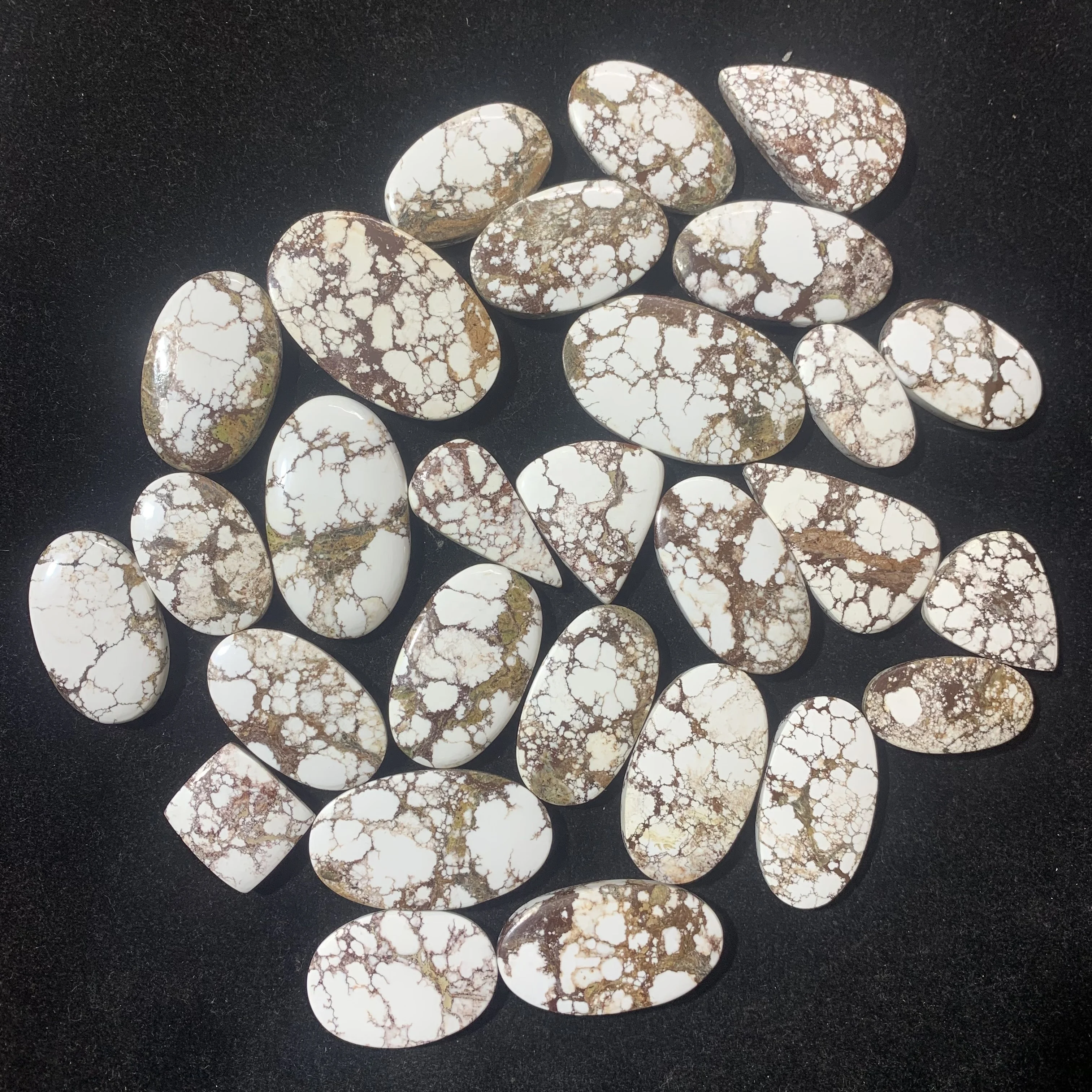 Wholesale Lot Loose Gemstone Natural Cabochon Wild Horse Gemstone High Quality Semi Precious Jewelry Stones Wild Horse Magnesite