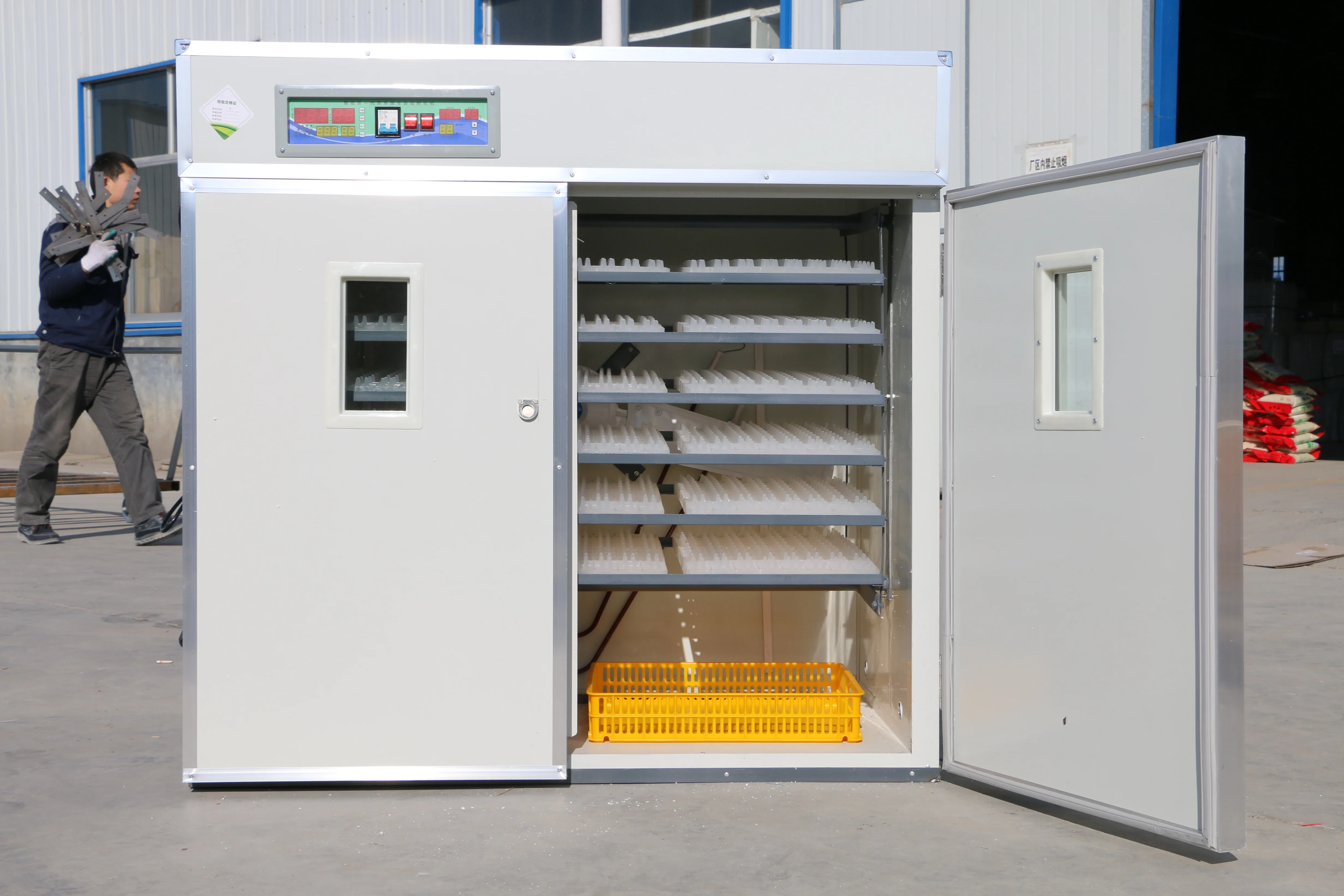 1584  egg incubators sold in Africa Chicken and duck incubator