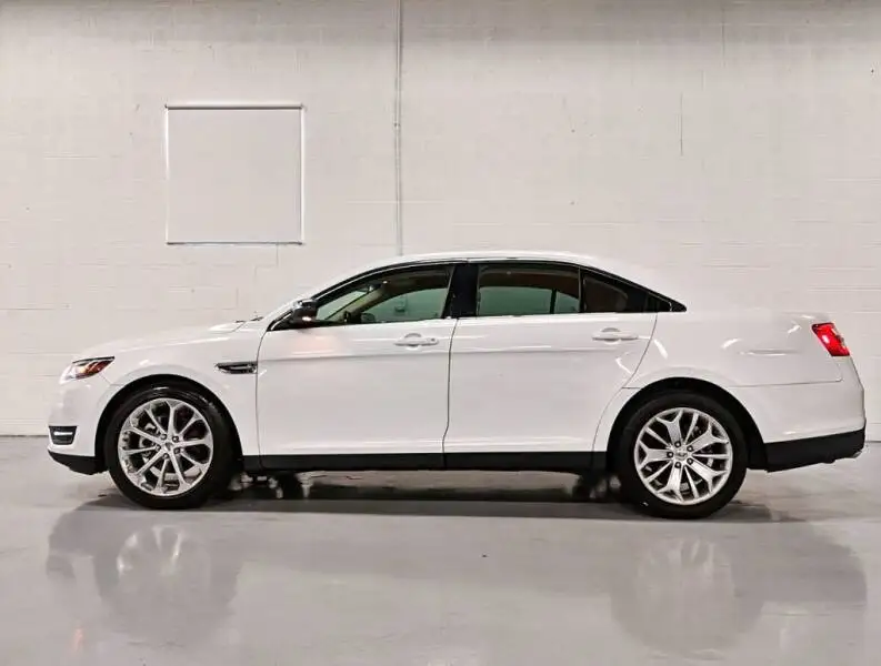 Дешевые достаточно используемые 2018 Ford Taurus ограниченные 4dr седан для продажи