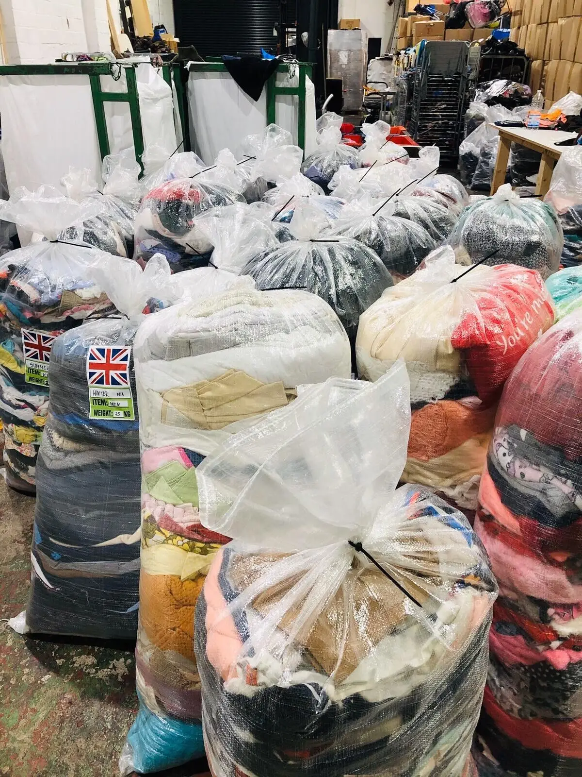 Stock Up and Save: Wholesale Prices on Mixed Clothing Bales!