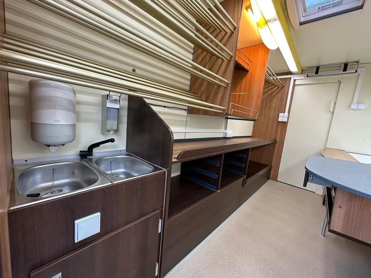 Order Cheap Buy Fully Equip Original Fast Food Truck Mobile Food Cart Trailer Food Vending Van Catering Truck