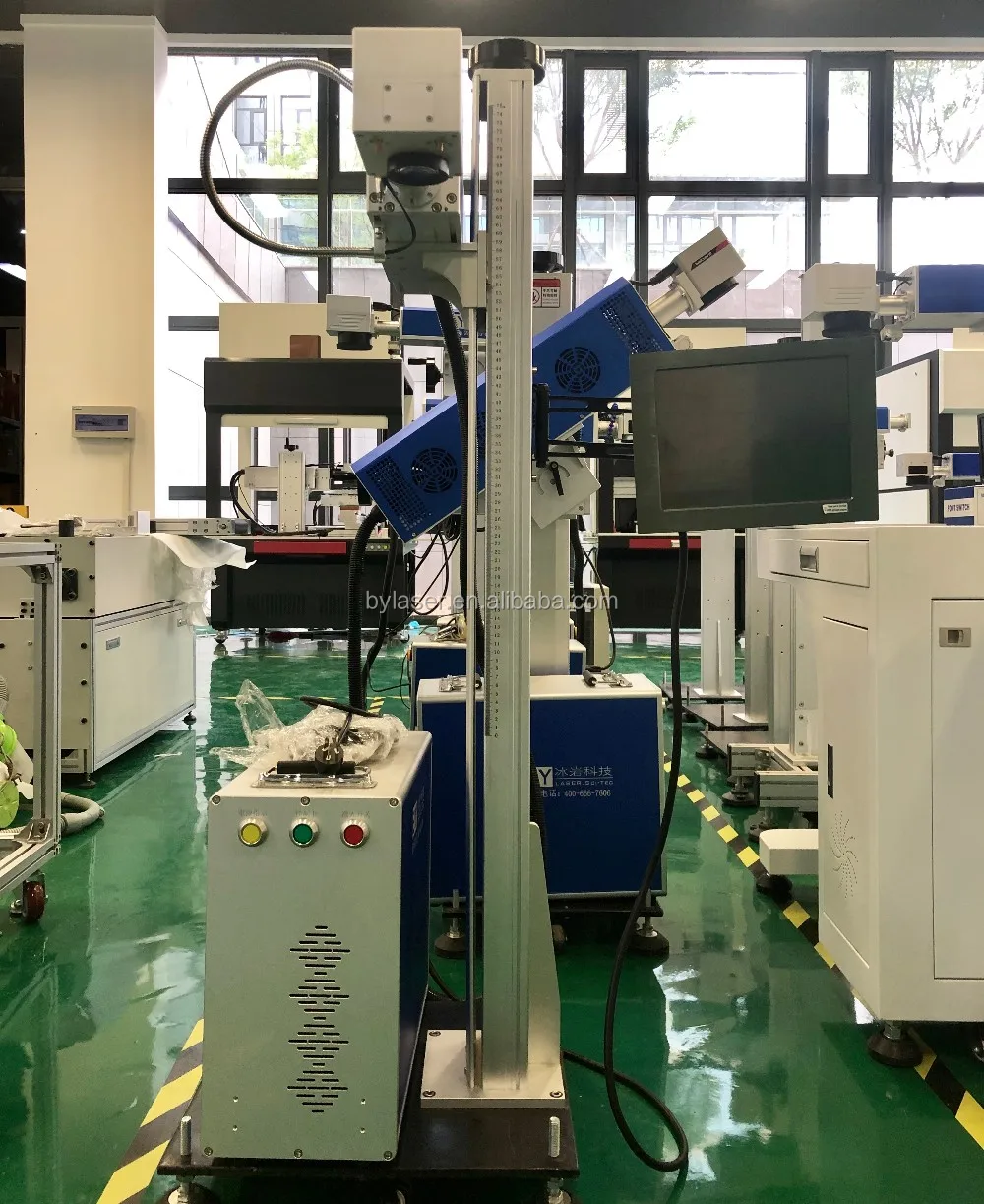 China Auto Online Flying 30W Fiber Laser Marking Machine Date Batch Code Laser Printer for Package Boxes Cable Wire