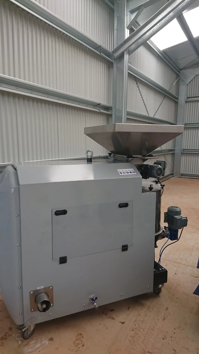 Olive Oil 50 KG BOUTIQUE OLIVE OIL MACHINE  - Cold Press Oil Machine - Cold Press Technology - Easy to Use - Suitable for Beginn