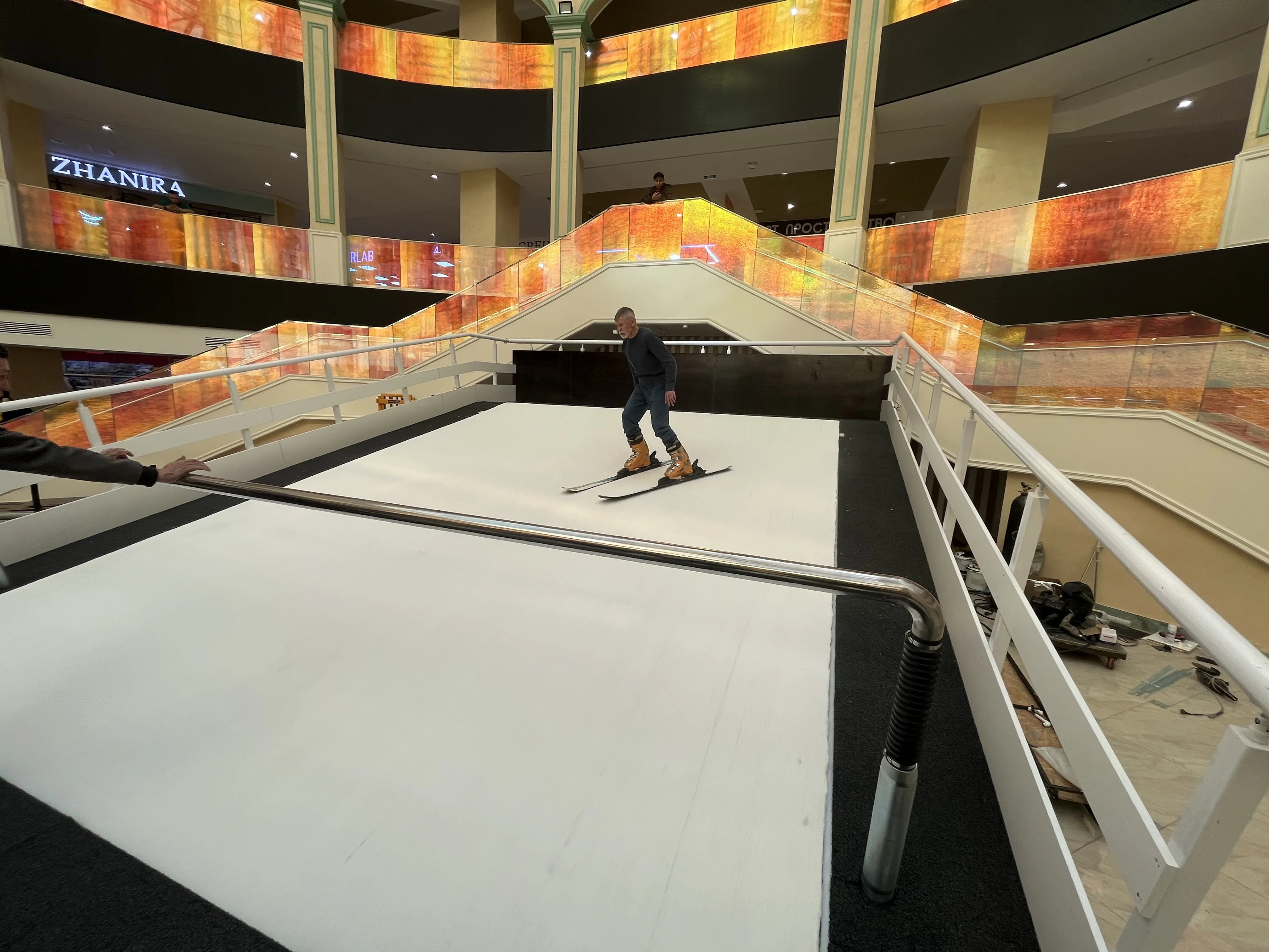 China Ski Simulator Supplier Endless Ski Slope Indoor Ski Entertainment Equipment