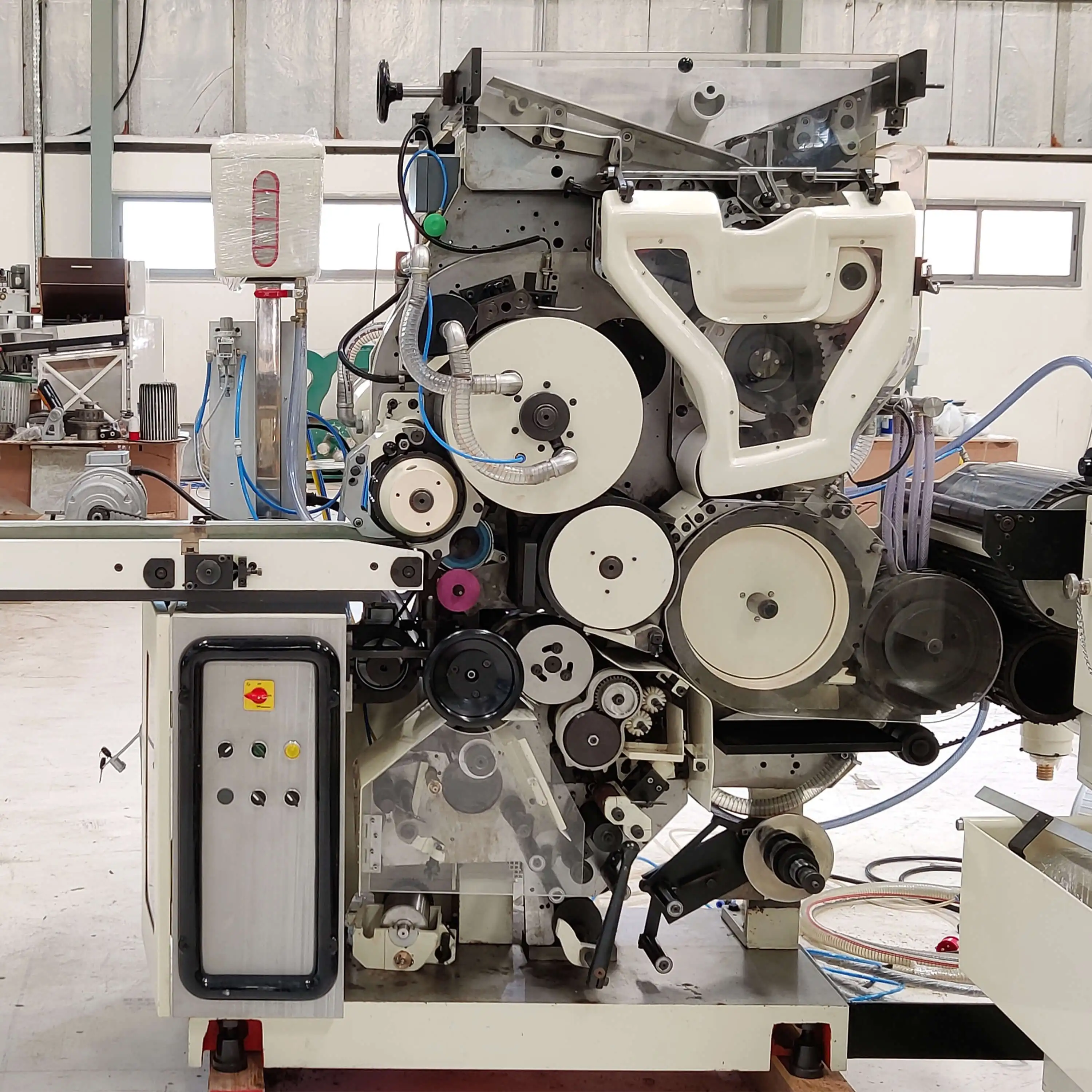 Efficient Cigarette Manufacturing Machine with a Production Capacity of 2800 Cigarettes