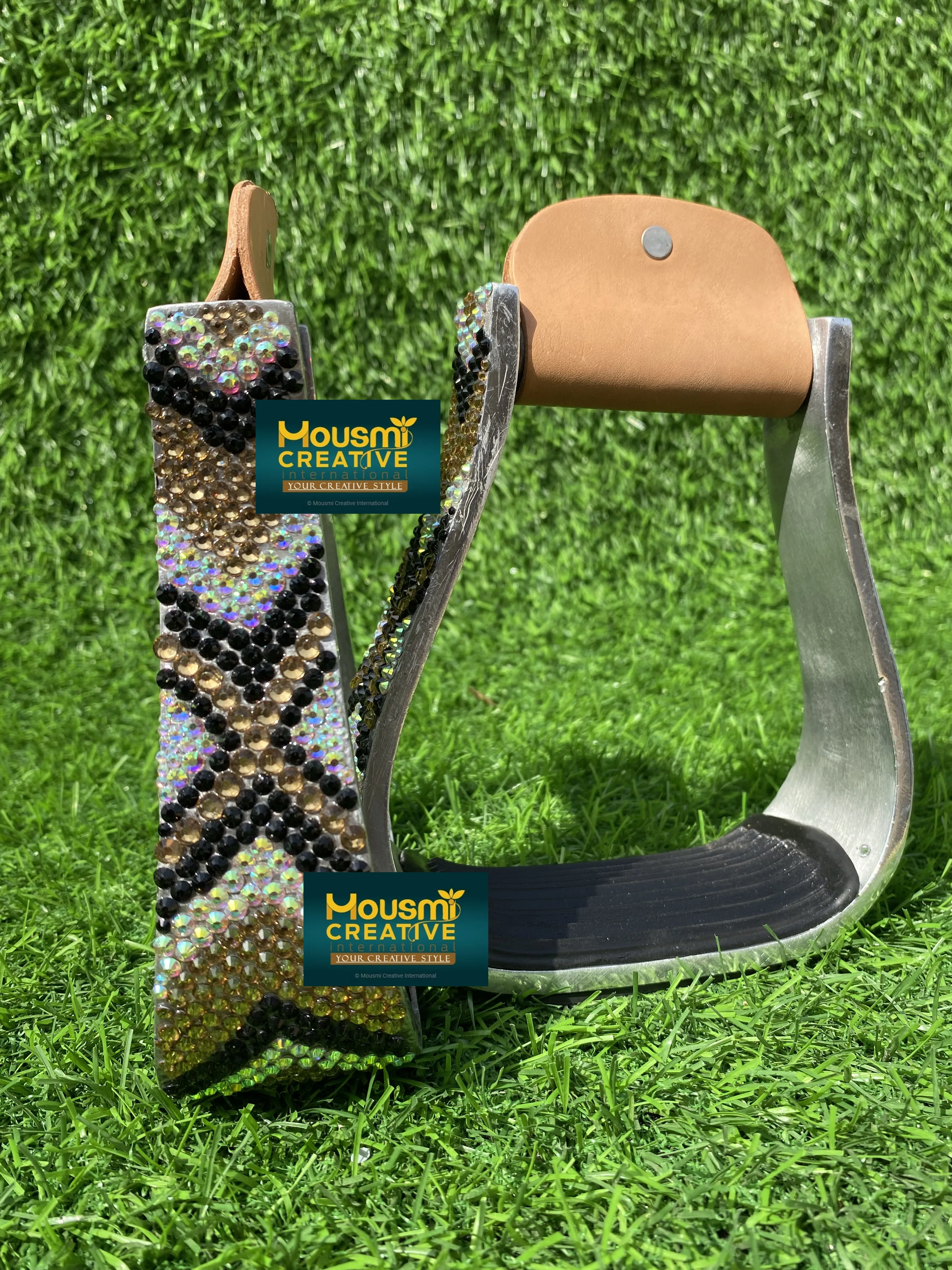 OEM Western Decorative Aluminium Barrel Horse Stirrups With Rhinestone Crystals Jewelled Attractive Western Horse Show Equipment