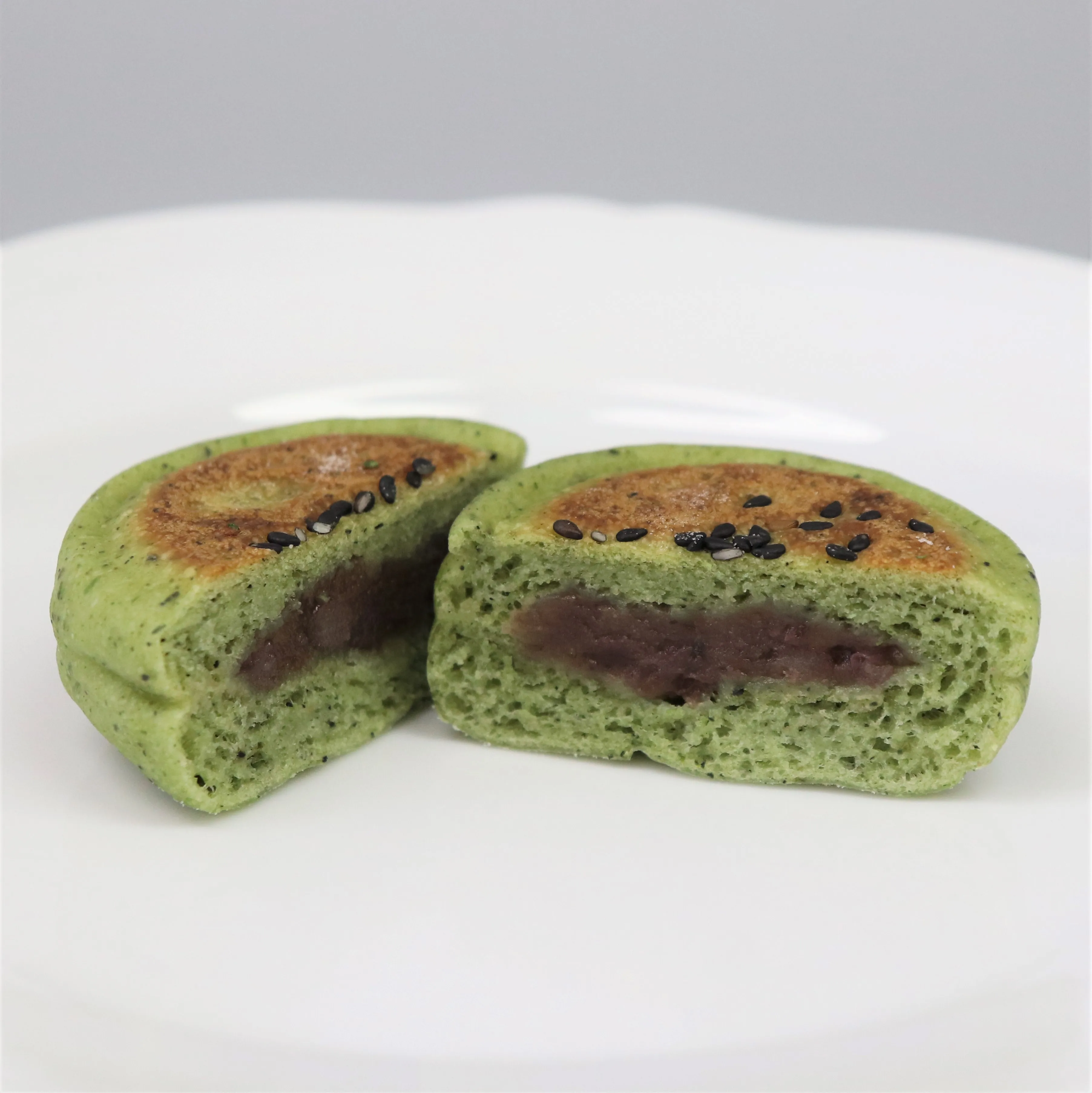 Японская булочка из бобов и варенья