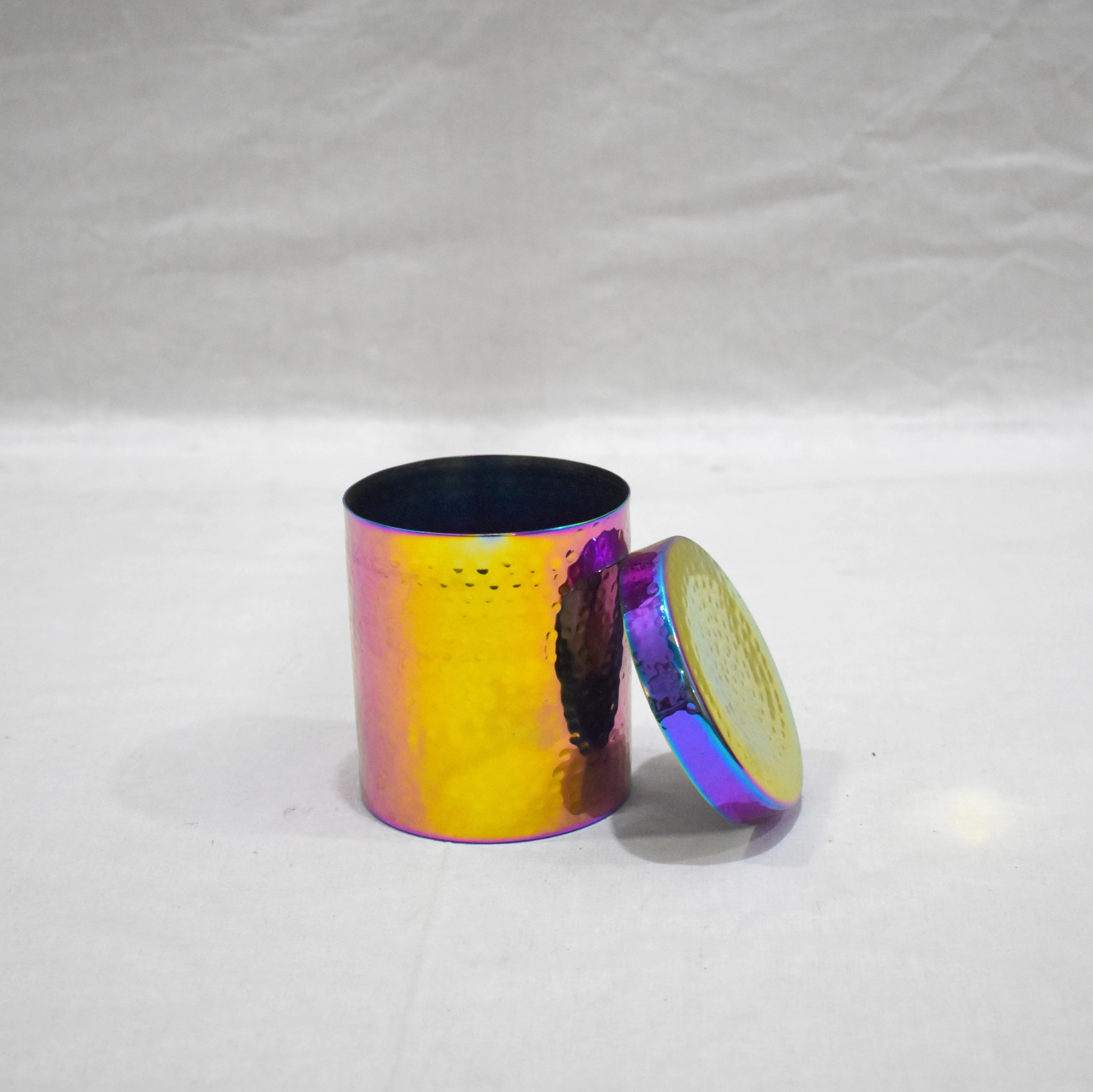 Vintage Design Rustic Burnout Iron Material Wholesale Candle Wax Empty Jar Antique Metal Custom Made Candle Jar