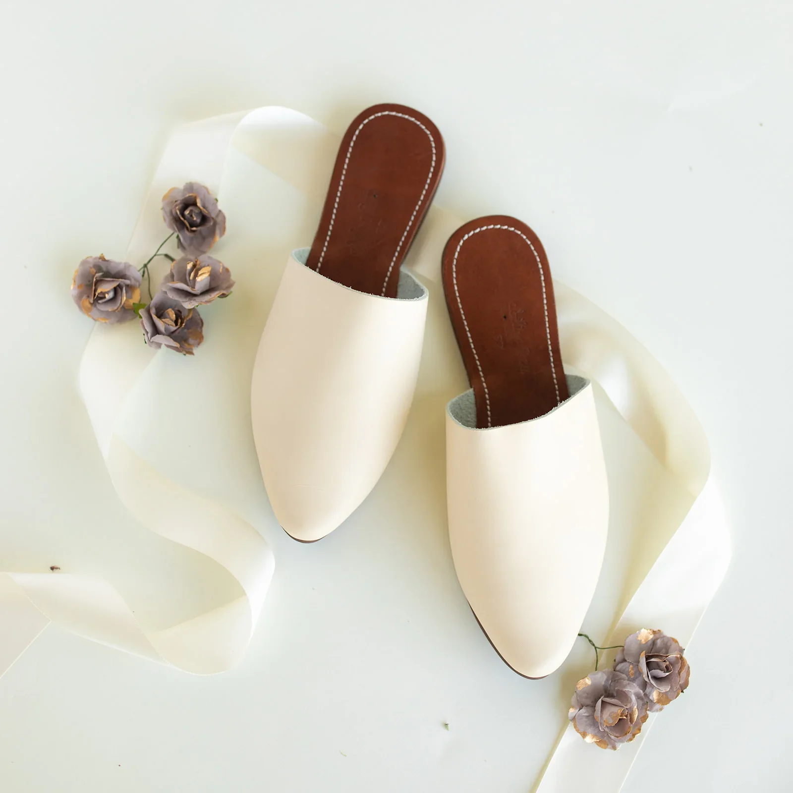 Handmade Moroccan Leather Mules Flat Comfortable Women Shoes Slippers White Color Fashion Leather Shoes Mule