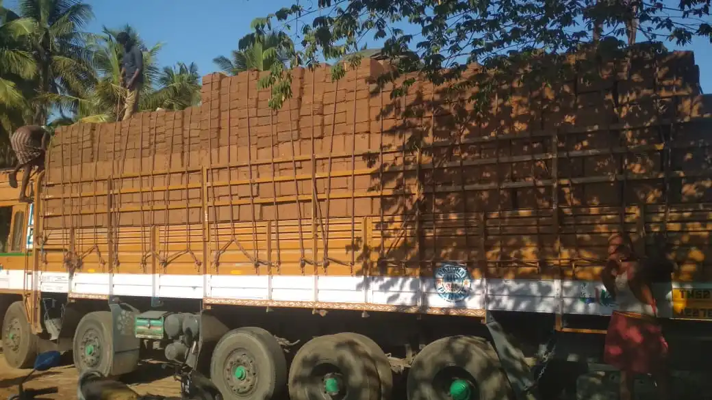 Supplier Of Organic Coco Peat High Quality Low EC Compressed 5 KG Coco Peat Bricks At Cheap Cost