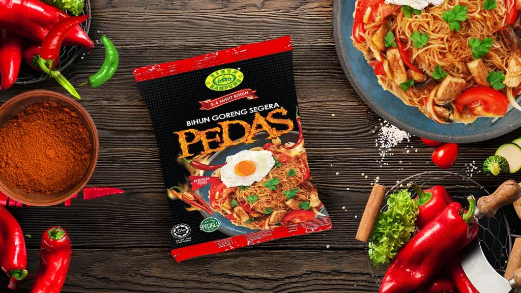 Twenty Twenty Curly Fried Vermicelli Bihun Hot & Spicy Flavour 70g x 5s x 12 packs