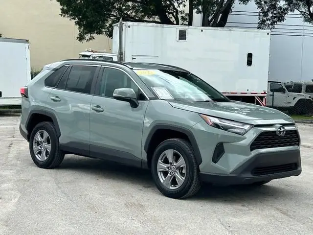 2022 Тойота RAV-4 XLE