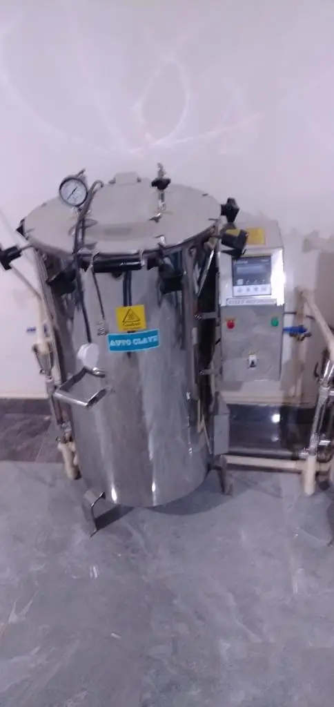SIKHA MEDIEQUIP Hospital Equipment Vertical Pressure Sterilizer Autoclave  The outer cover is made out of SS duly insulated with