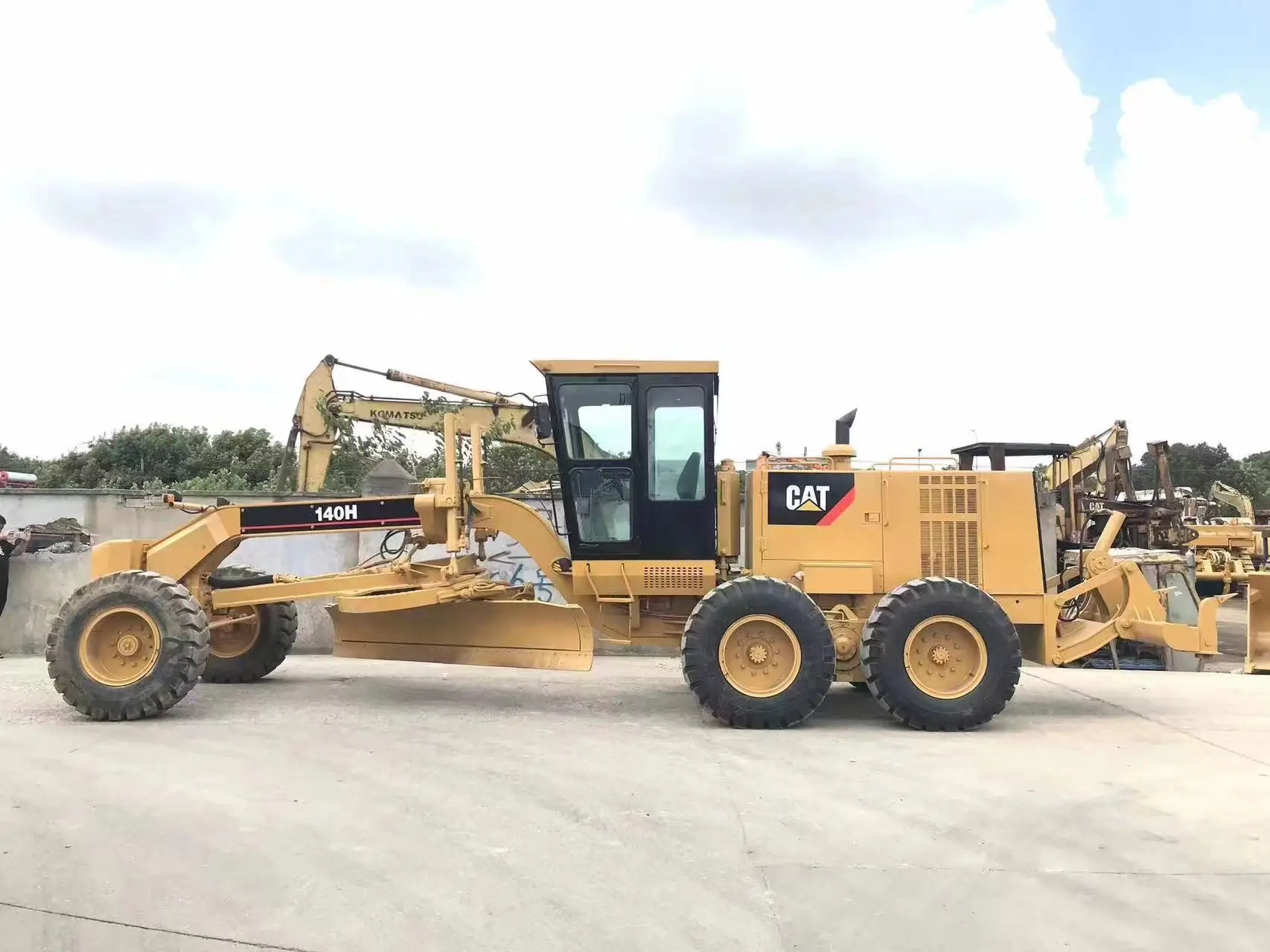 Used motor grader Caterpillar 140H high productivity construction earth-moving equipment CAT140H for sale reliable performance