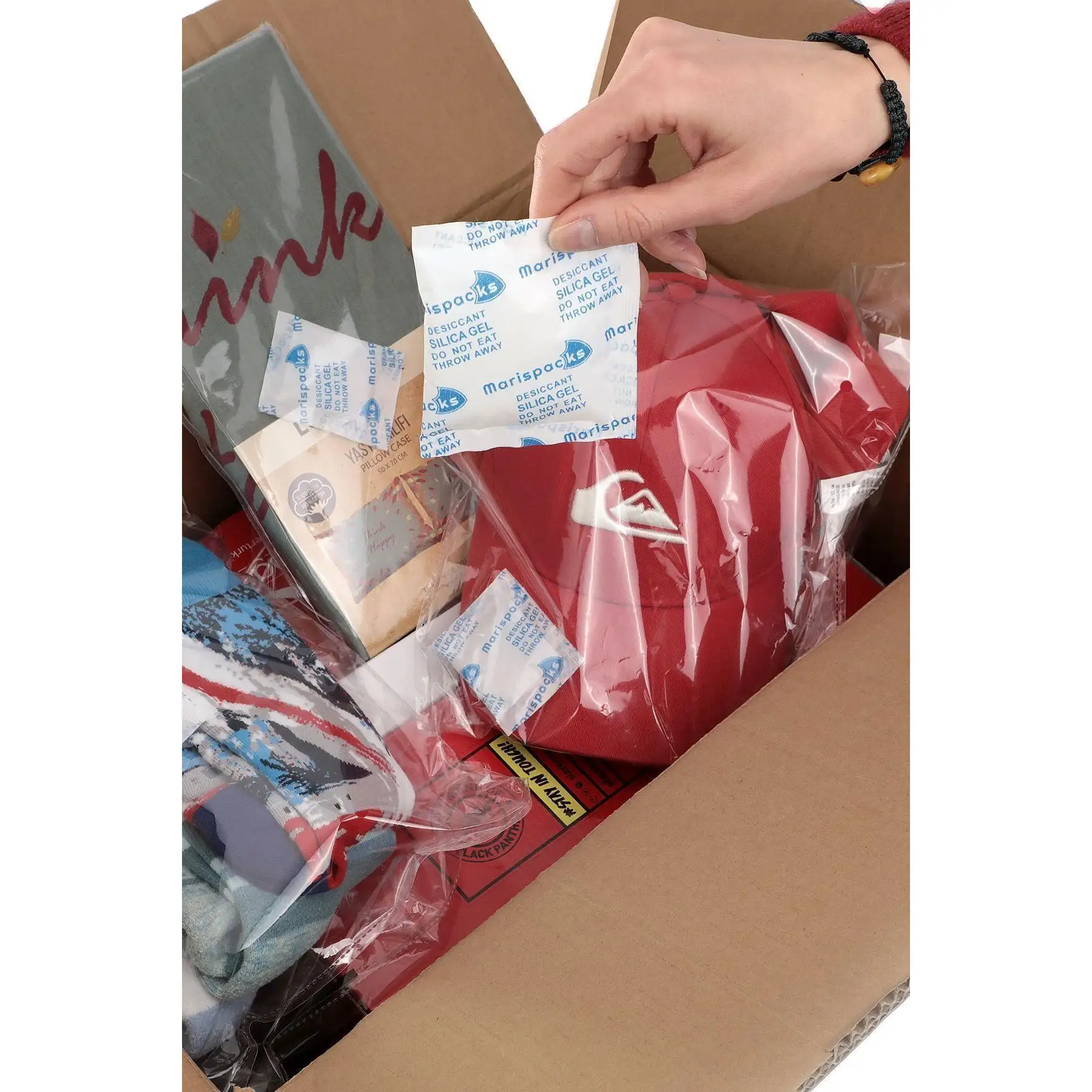 10 g x 50 pieces of silica gel desiccant package (in nonwoven, metallized doypack packaging)
