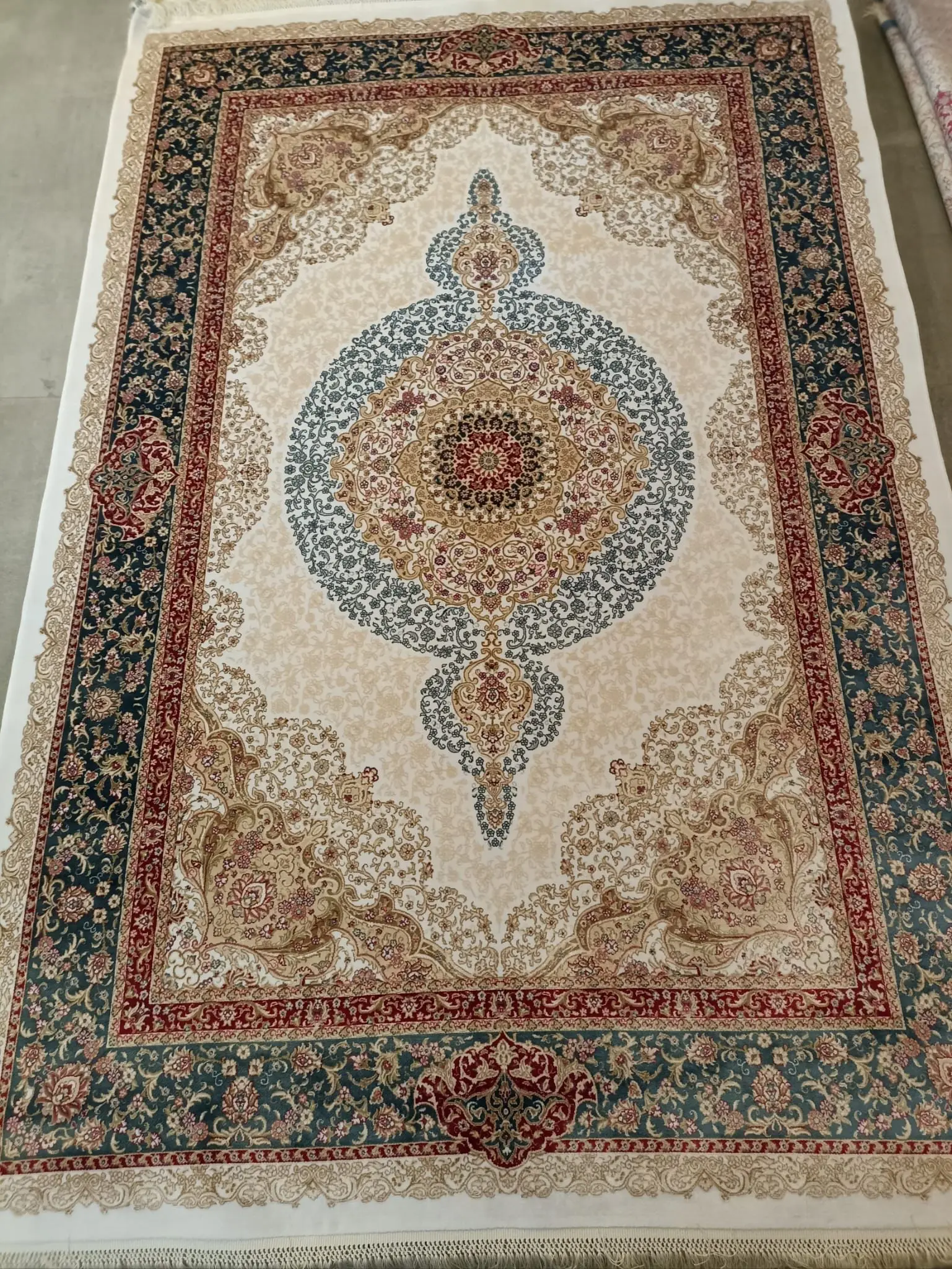 Area Rugs made silk viscose yarn