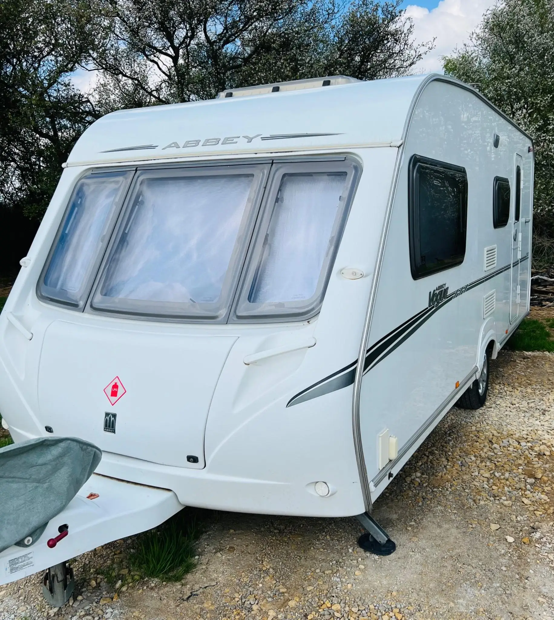 Luxury Off Road 4X4 Camper RV Caravan Motorhome Trailer with Refrigerator for Truck Camping and Travel Home Rv Camper Trailer