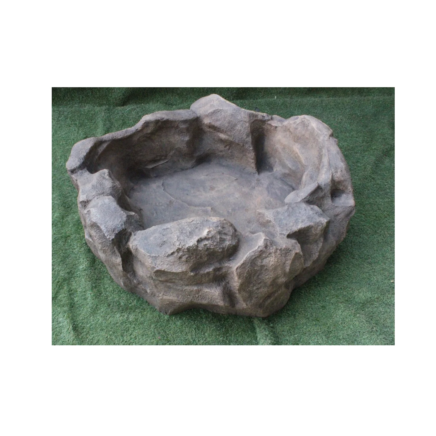 Direct Factory Prices Round Pond Small with Fiberglass Material Made Natural Look Pond For Sale By Indian Exporters