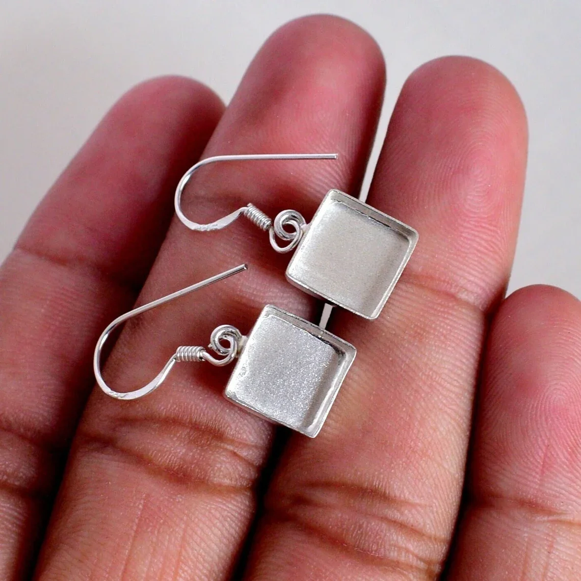 Finding Supplier 925 Sterling Silver Square Collet Mounting Bezel Dangle Earring DIY Collet Metal Casting For Earring Settings